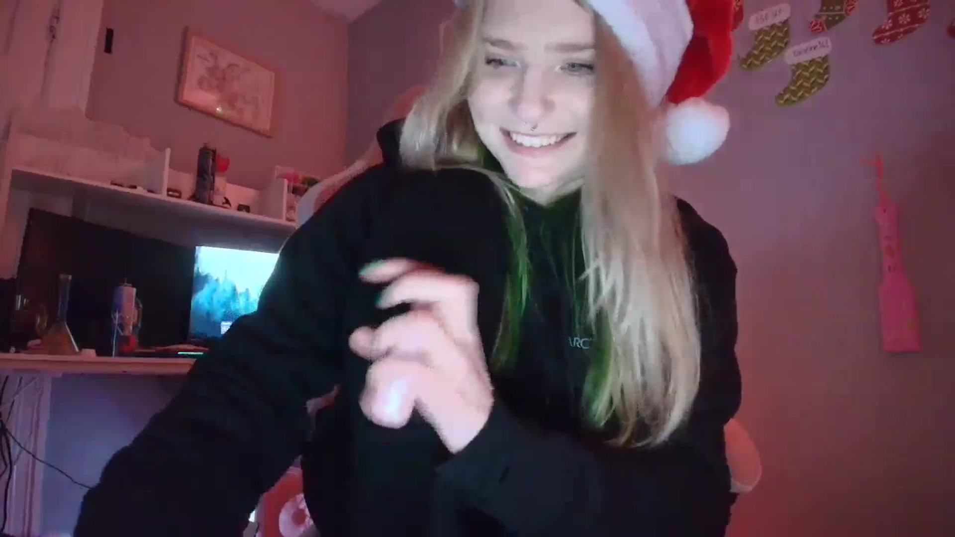 Gallery image thumbnail from DuckChan0's myfreecams stream on, 12/19/2025, 19:58 image 9 of 20