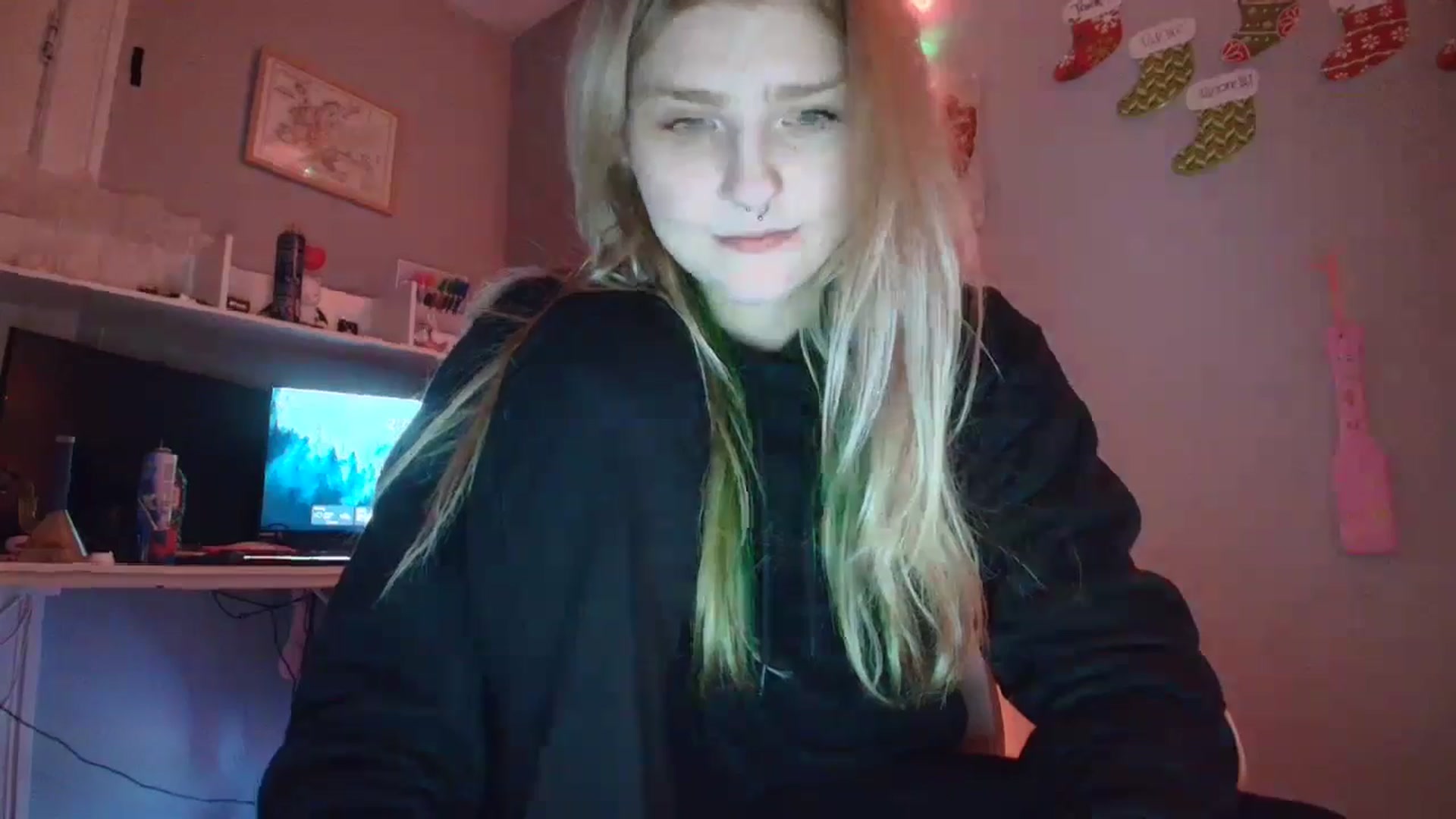 Gallery image thumbnail from DuckChan0's myfreecams stream on, 12/19/2025, 19:58 image 4 of 20