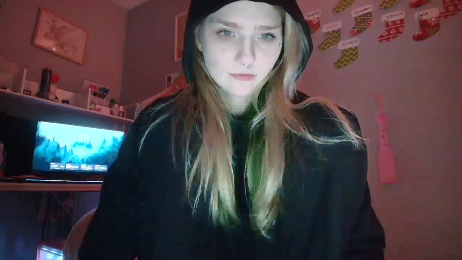 Gallery image thumbnail from DuckChan0's myfreecams stream on, 12/19/2025, 19:58 image 5 of 20
