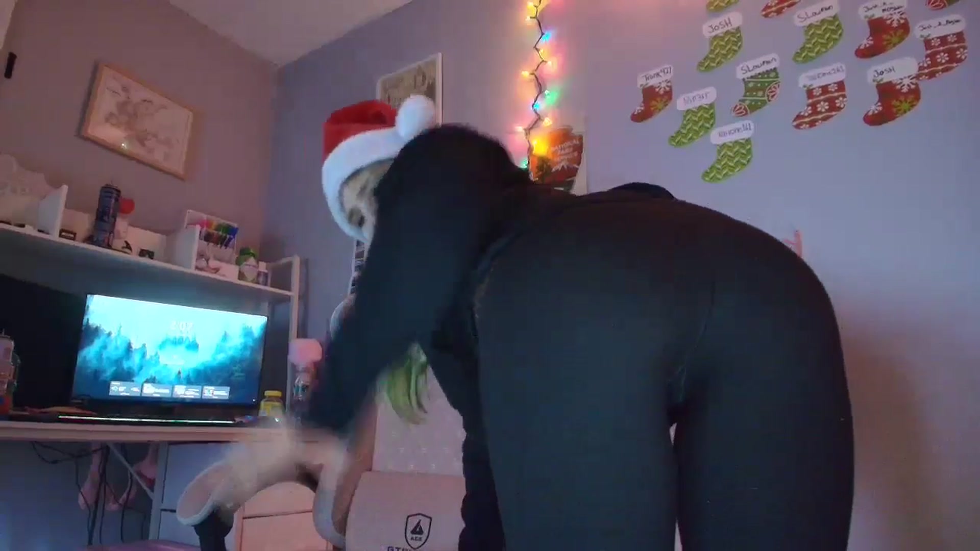 Gallery image thumbnail from DuckChan0's myfreecams stream on, 12/19/2025, 19:58 image 6 of 20