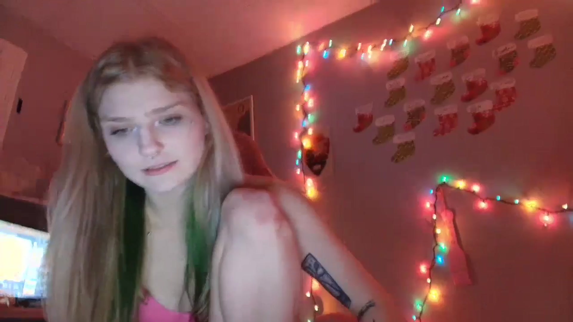 Gallery image thumbnail from DuckChan0's myfreecams stream on, 12/20/2025, 02:27 image 7 of 20