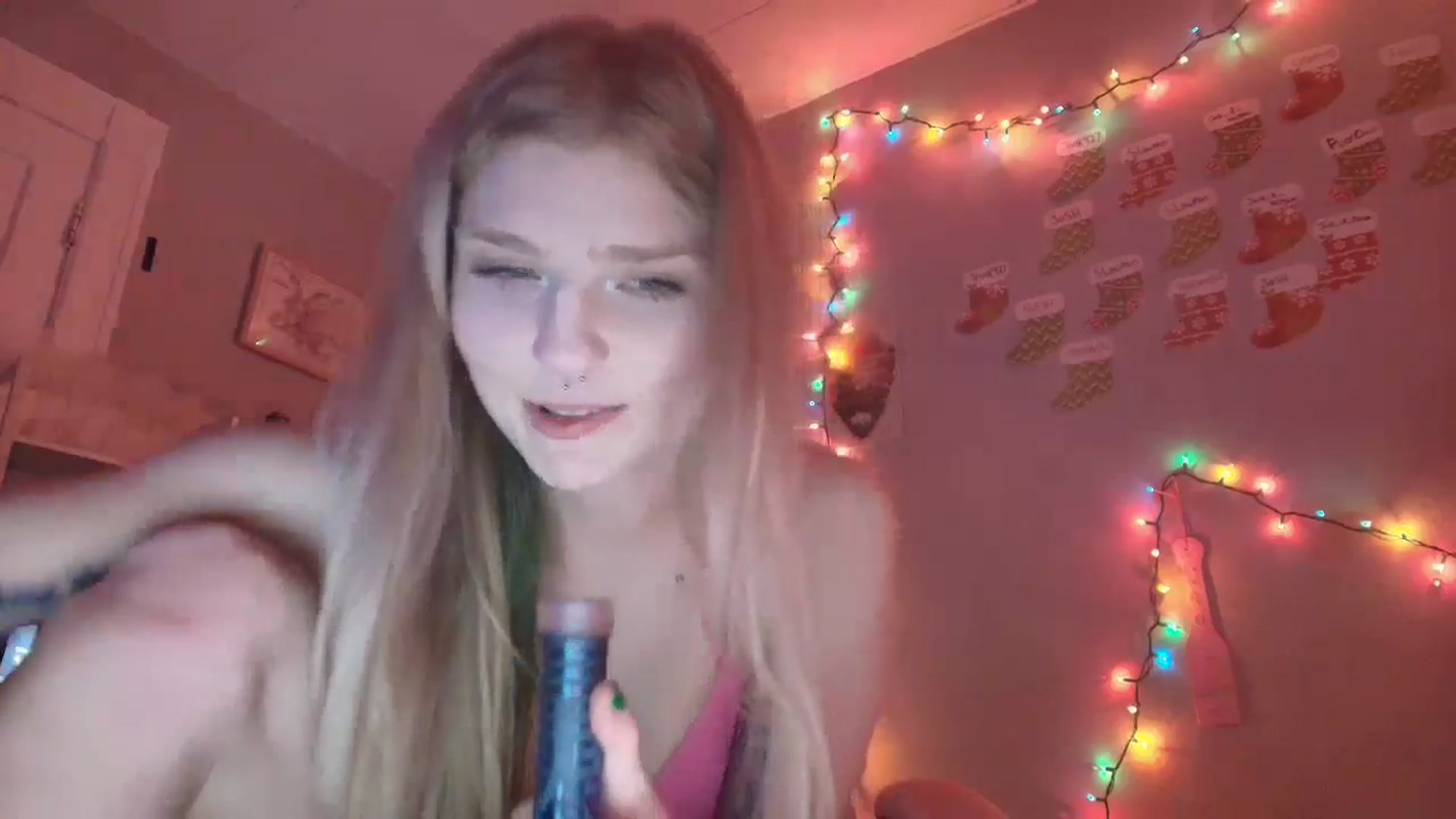 Gallery image thumbnail from DuckChan0's myfreecams stream on, 12/20/2025, 02:27 image 11 of 20