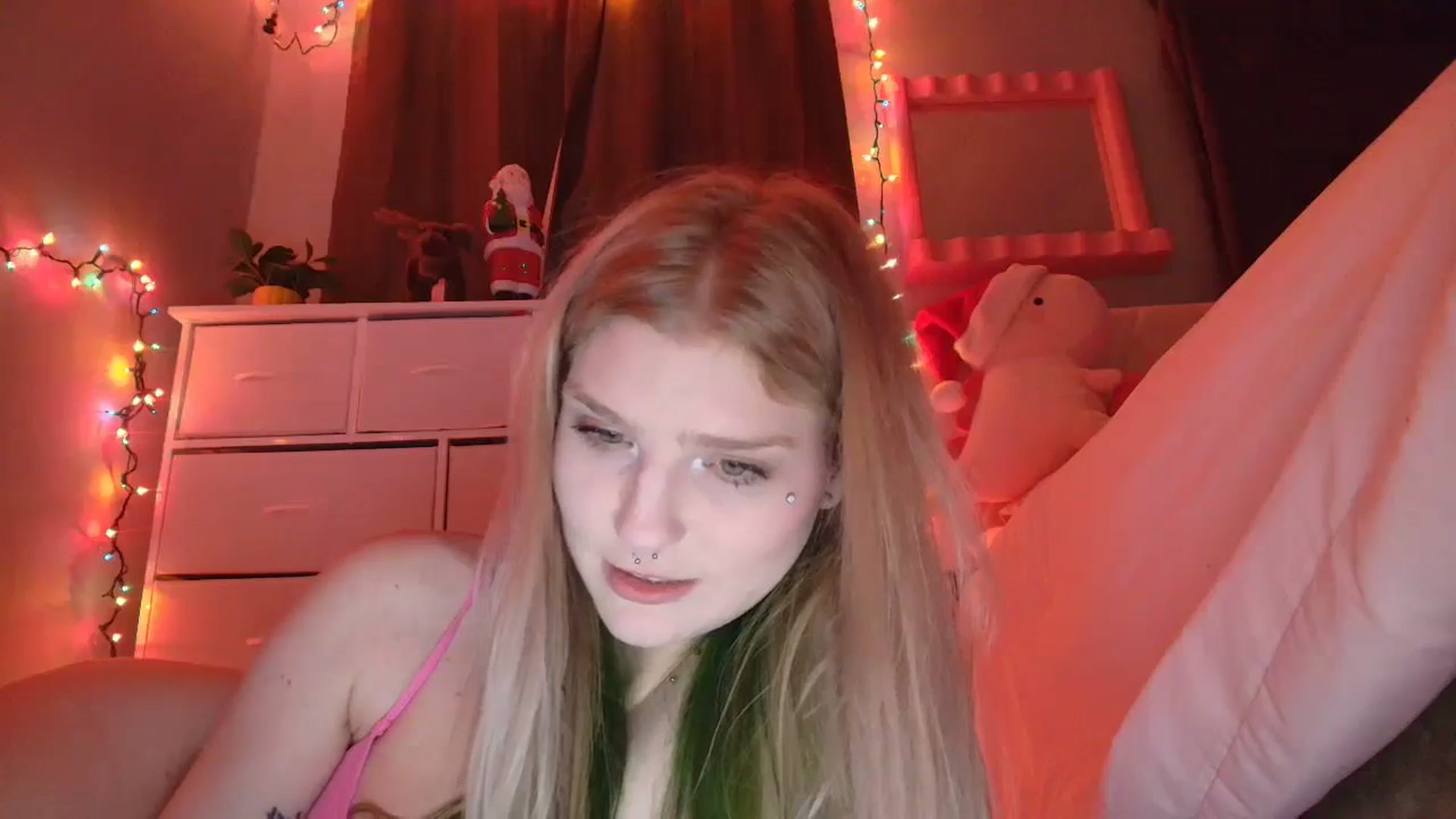 Gallery image thumbnail from DuckChan0's myfreecams stream on, 12/20/2025, 02:27 image 5 of 20
