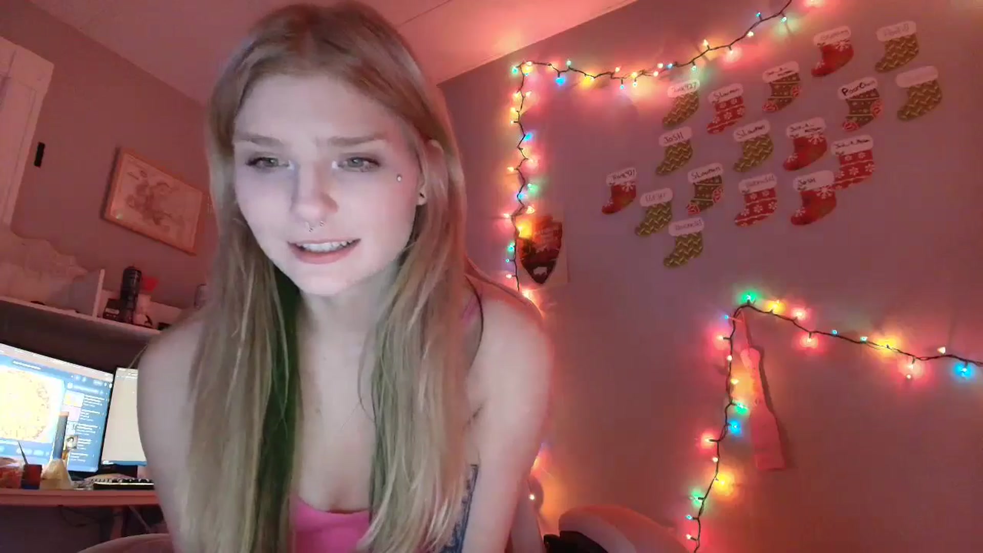 Gallery image thumbnail from DuckChan0's myfreecams stream on, 12/20/2025, 02:27 image 16 of 20