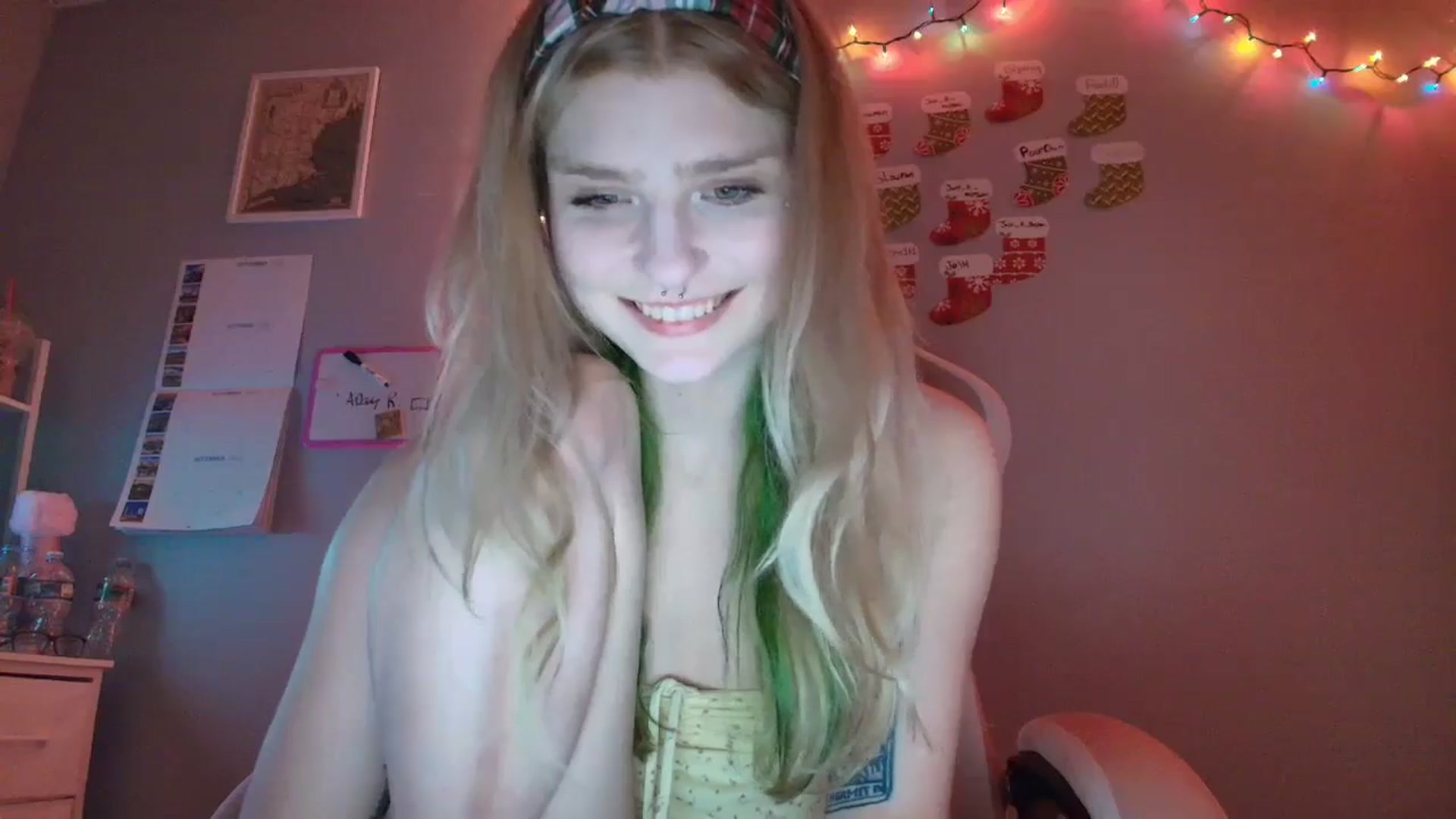 Gallery image thumbnail from DuckChan0's myfreecams stream on, 12/21/2025, 01:44 image 20 of 20