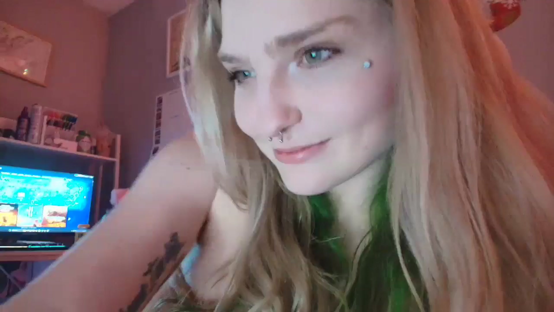 Gallery image thumbnail from DuckChan0's myfreecams stream on, 12/21/2025, 01:44 image 18 of 20