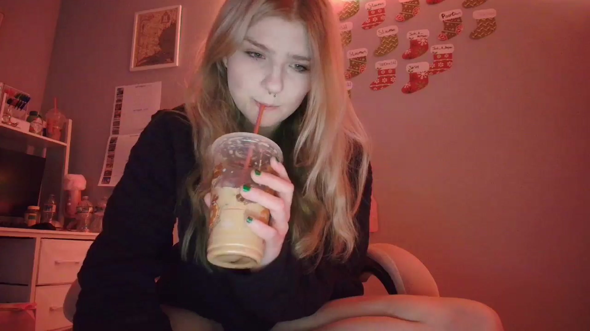 Gallery image thumbnail from DuckChan0's myfreecams stream on, 12/21/2025, 17:42 image 5 of 20
