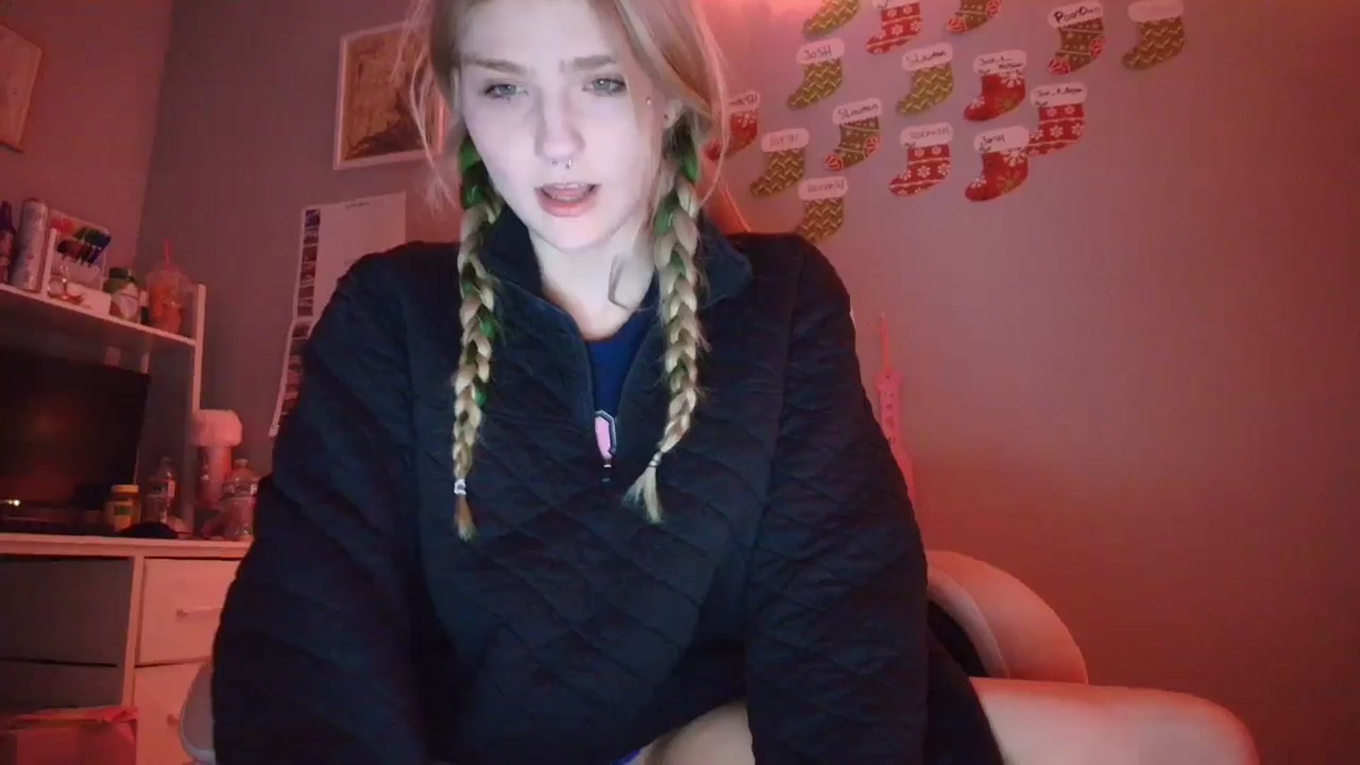 Gallery image thumbnail from DuckChan0's myfreecams stream on, 12/21/2025, 17:42 image 2 of 20