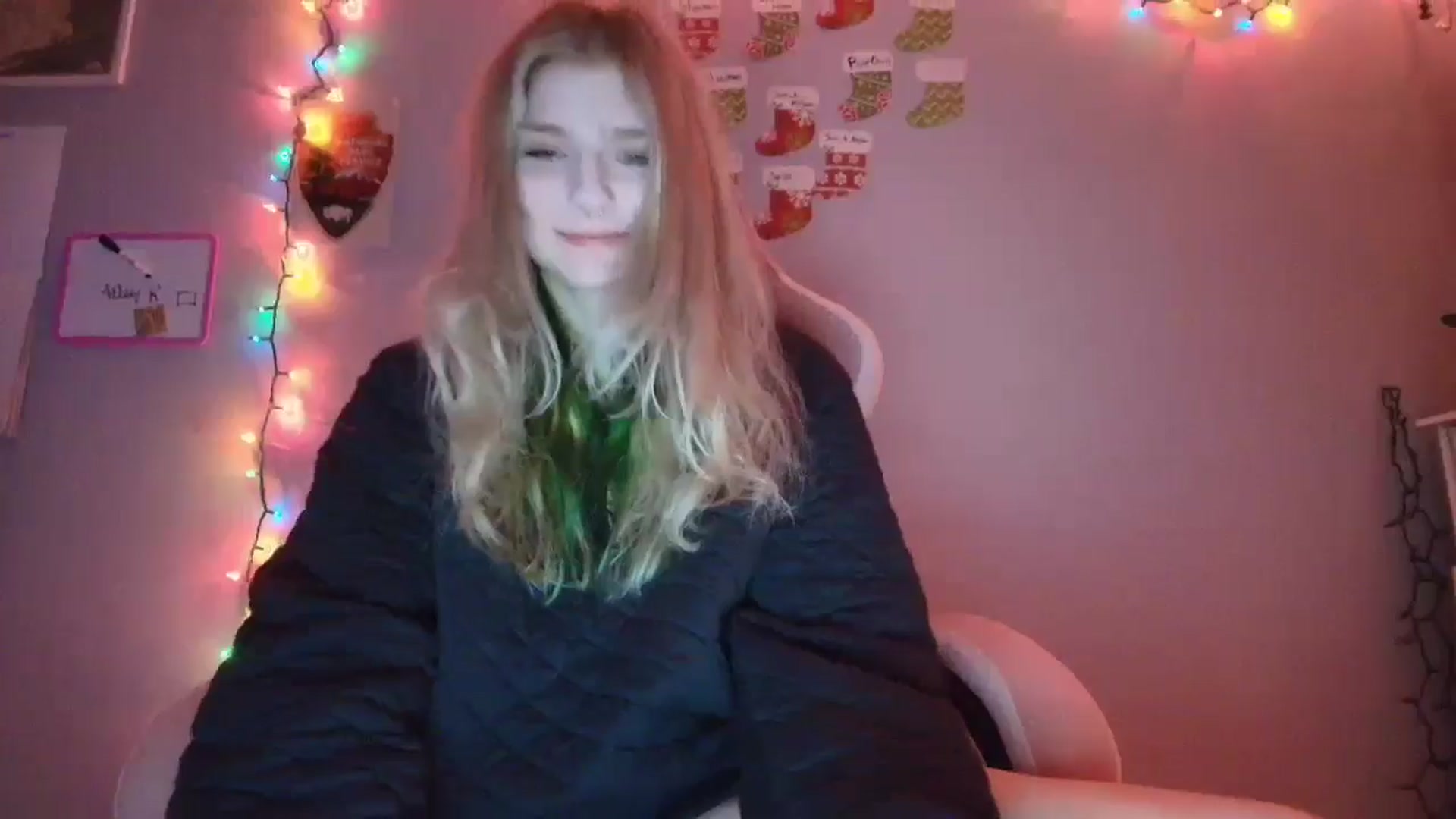 Gallery image thumbnail from DuckChan0's myfreecams stream on, 12/21/2025, 17:42 image 20 of 20
