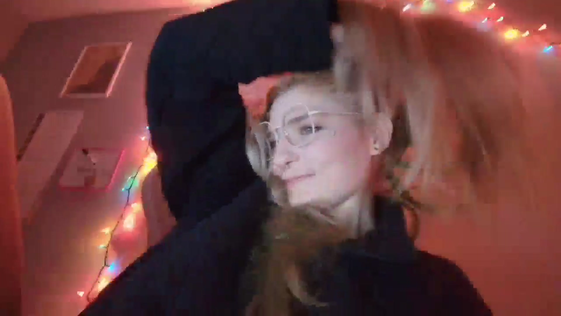 Gallery image thumbnail from DuckChan0's myfreecams stream on, 12/21/2025, 17:42 image 16 of 20