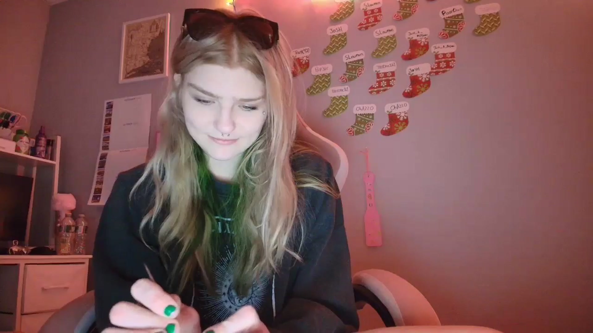 Gallery image thumbnail from DuckChan0's myfreecams stream on, 12/22/2025, 18:08 image 15 of 20