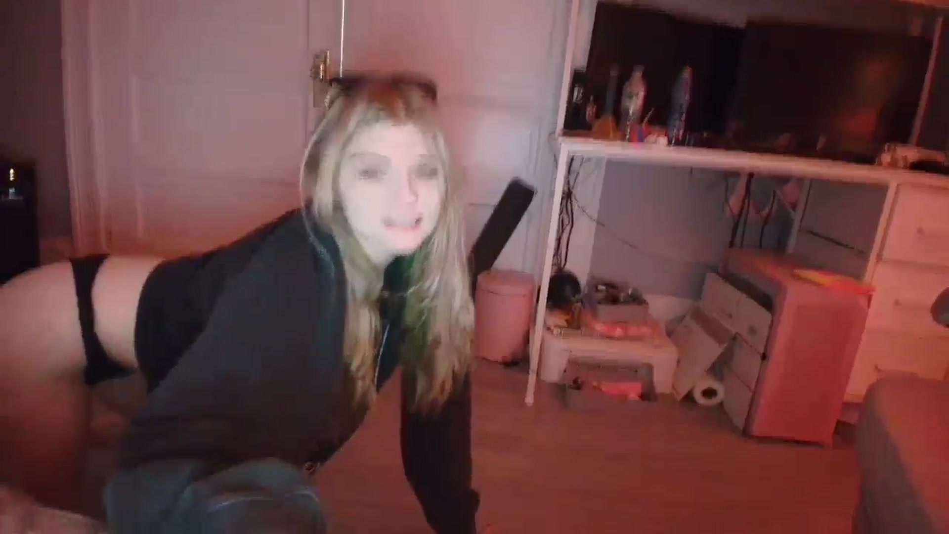 Gallery image thumbnail from DuckChan0's myfreecams stream on, 12/22/2025, 18:08 image 7 of 20