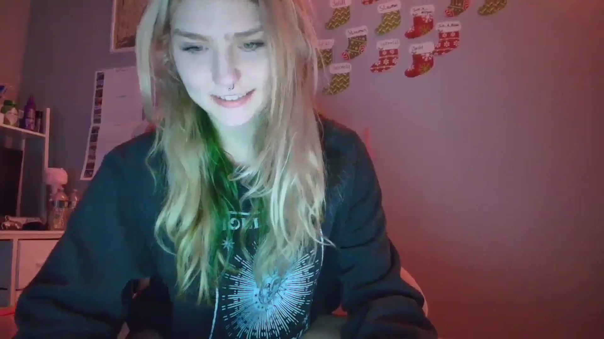 Gallery image thumbnail from DuckChan0's myfreecams stream on, 12/22/2025, 18:08 image 9 of 20