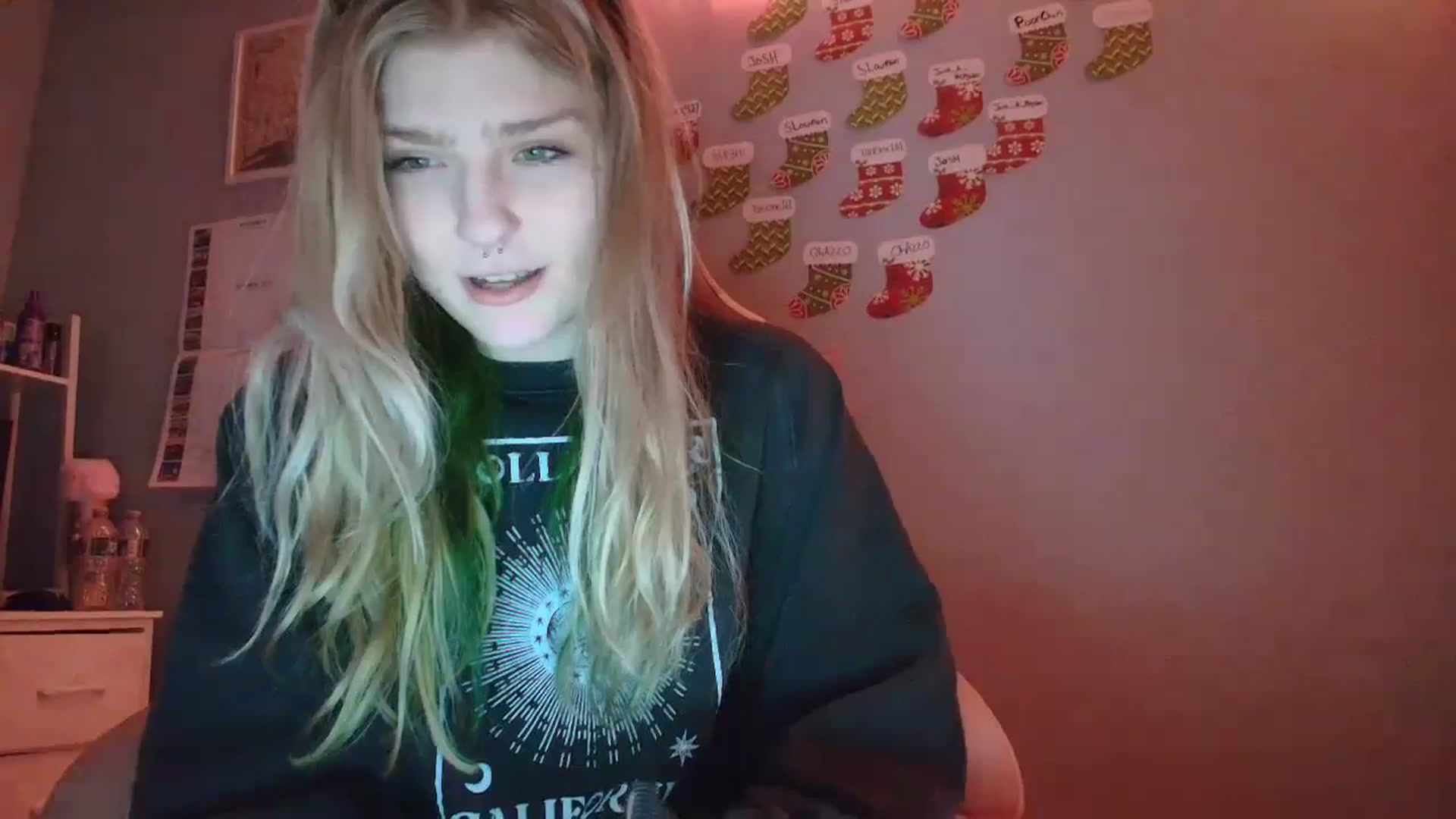 Gallery image thumbnail from DuckChan0's myfreecams stream on, 12/22/2025, 18:08 image 20 of 20