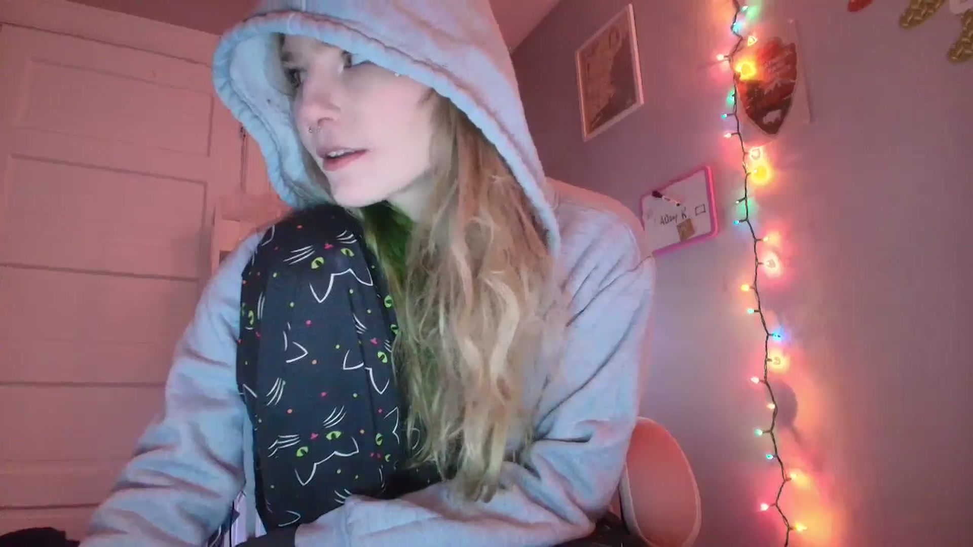Gallery image thumbnail from DuckChan0's myfreecams stream on, 12/26/2025, 17:40 image 18 of 20