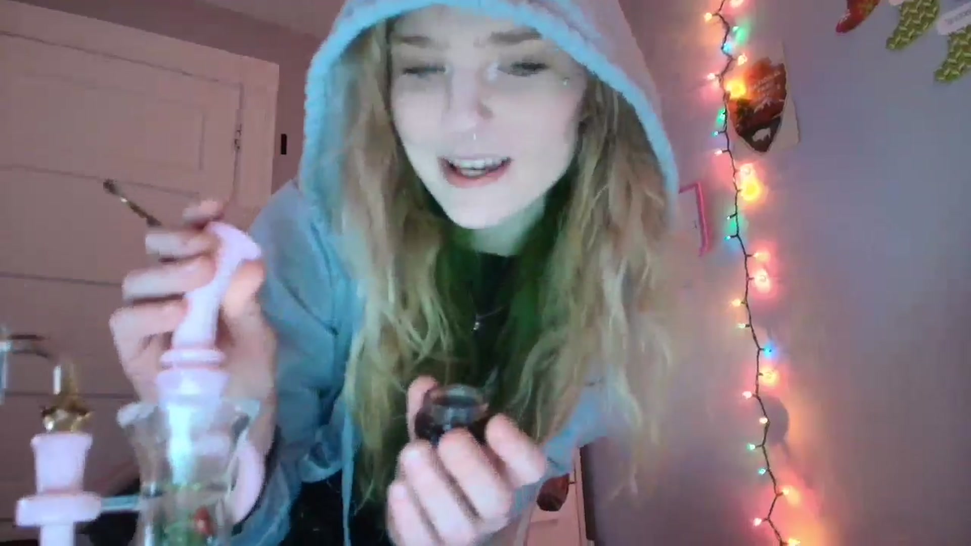 Gallery image thumbnail from DuckChan0's myfreecams stream on, 12/26/2025, 17:40 image 17 of 20