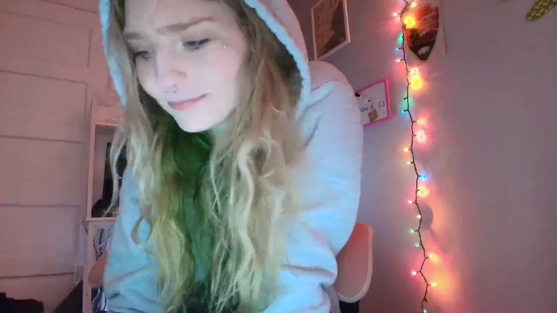Gallery image thumbnail from DuckChan0's myfreecams stream on, 12/26/2025, 17:40 image 16 of 20