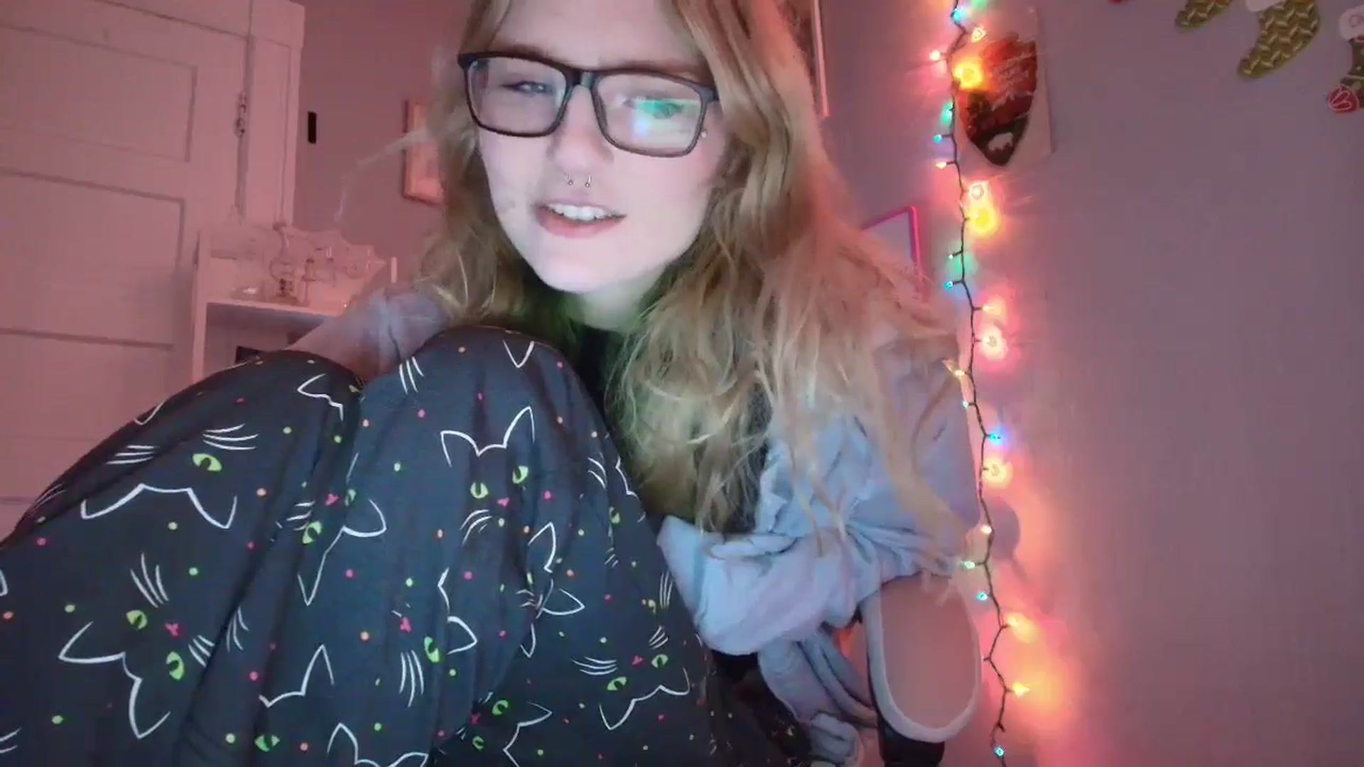 Gallery image thumbnail from DuckChan0's myfreecams stream on, 12/26/2025, 17:40 image 9 of 20