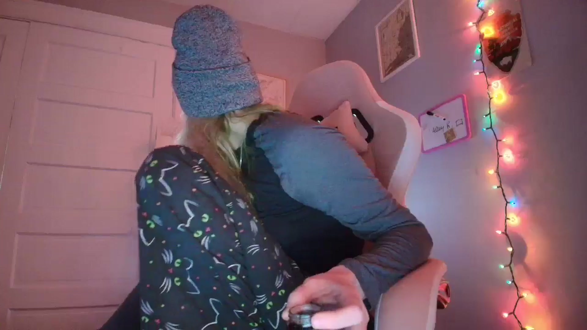Gallery image thumbnail from DuckChan0's myfreecams stream on, 12/26/2025, 18:32 image 17 of 20
