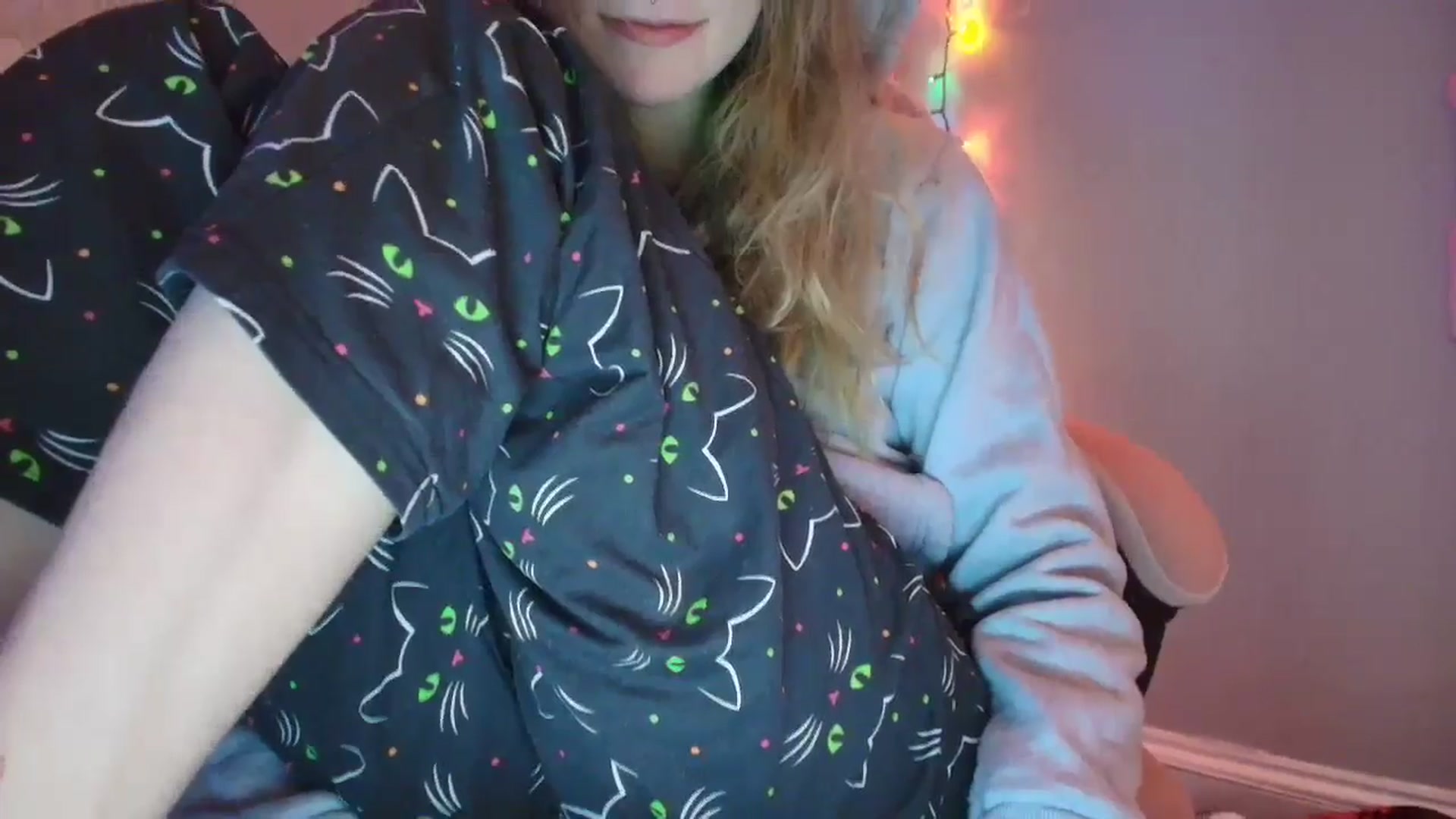 Gallery image thumbnail from DuckChan0's myfreecams stream on, 12/26/2025, 18:32 image 2 of 20