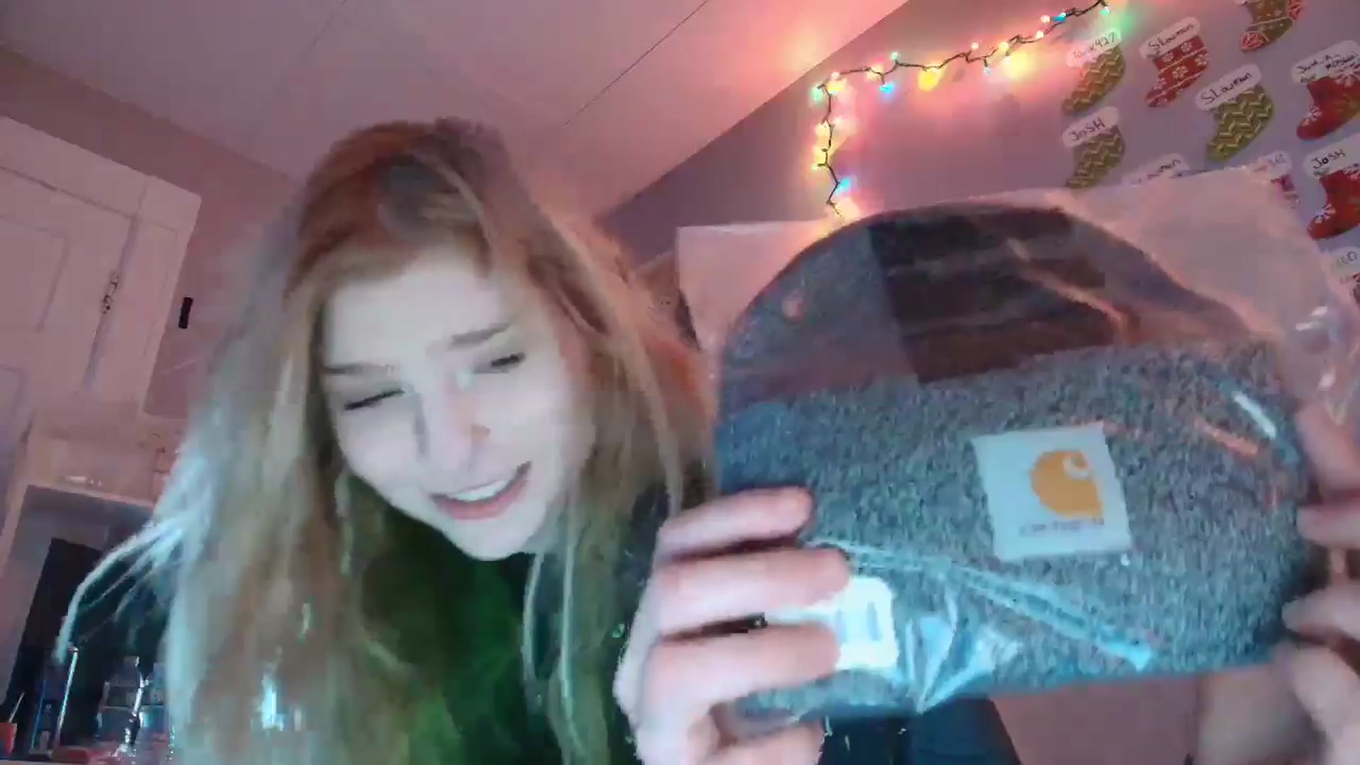 Gallery image thumbnail from DuckChan0's myfreecams stream on, 12/26/2025, 18:32 image 8 of 20