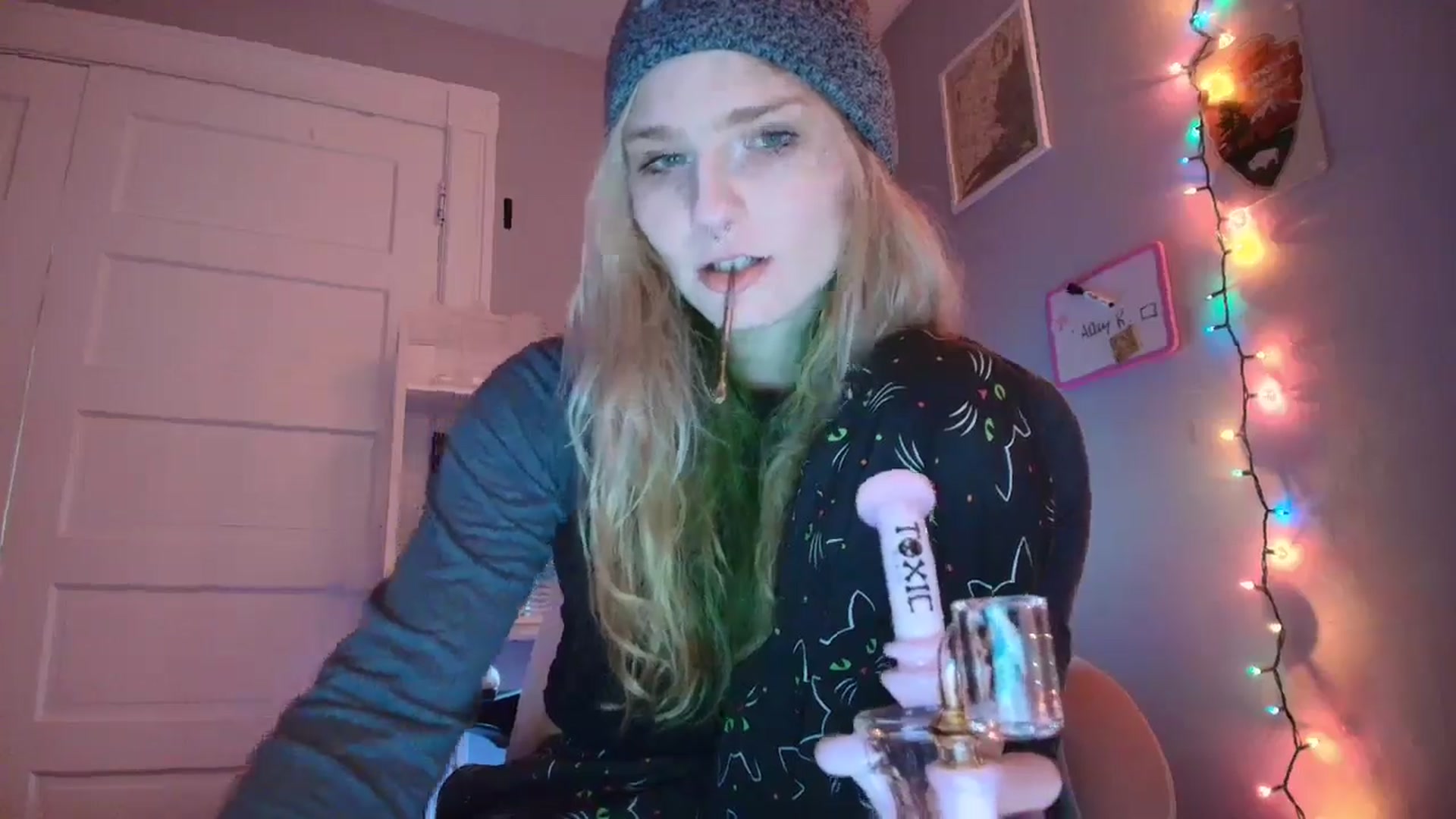 Gallery image thumbnail from DuckChan0's myfreecams stream on, 12/26/2025, 18:32 image 18 of 20