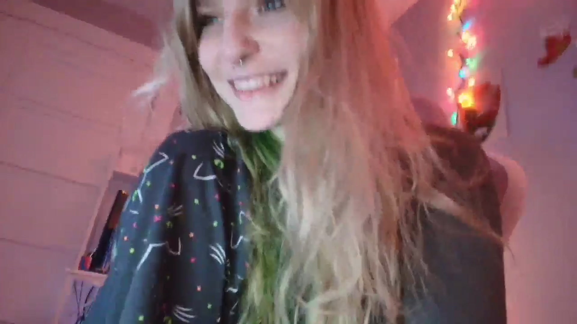 Gallery image thumbnail from DuckChan0's myfreecams stream on, 12/26/2025, 18:32 image 4 of 20