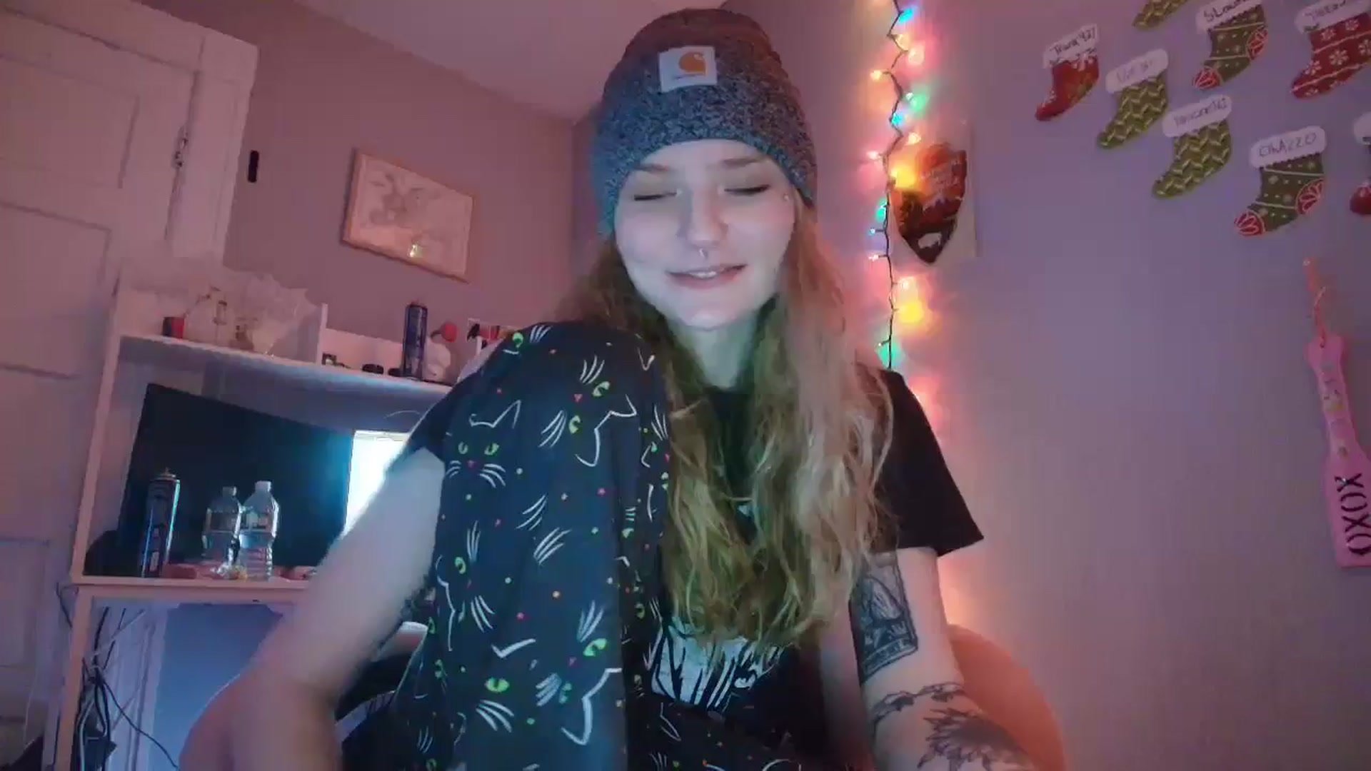 Gallery image thumbnail from DuckChan0's myfreecams stream on, 12/26/2025, 20:16 image 17 of 20