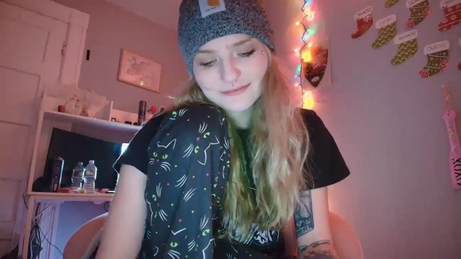 Gallery image thumbnail from DuckChan0's myfreecams stream on, 12/26/2025, 20:16 image 18 of 20