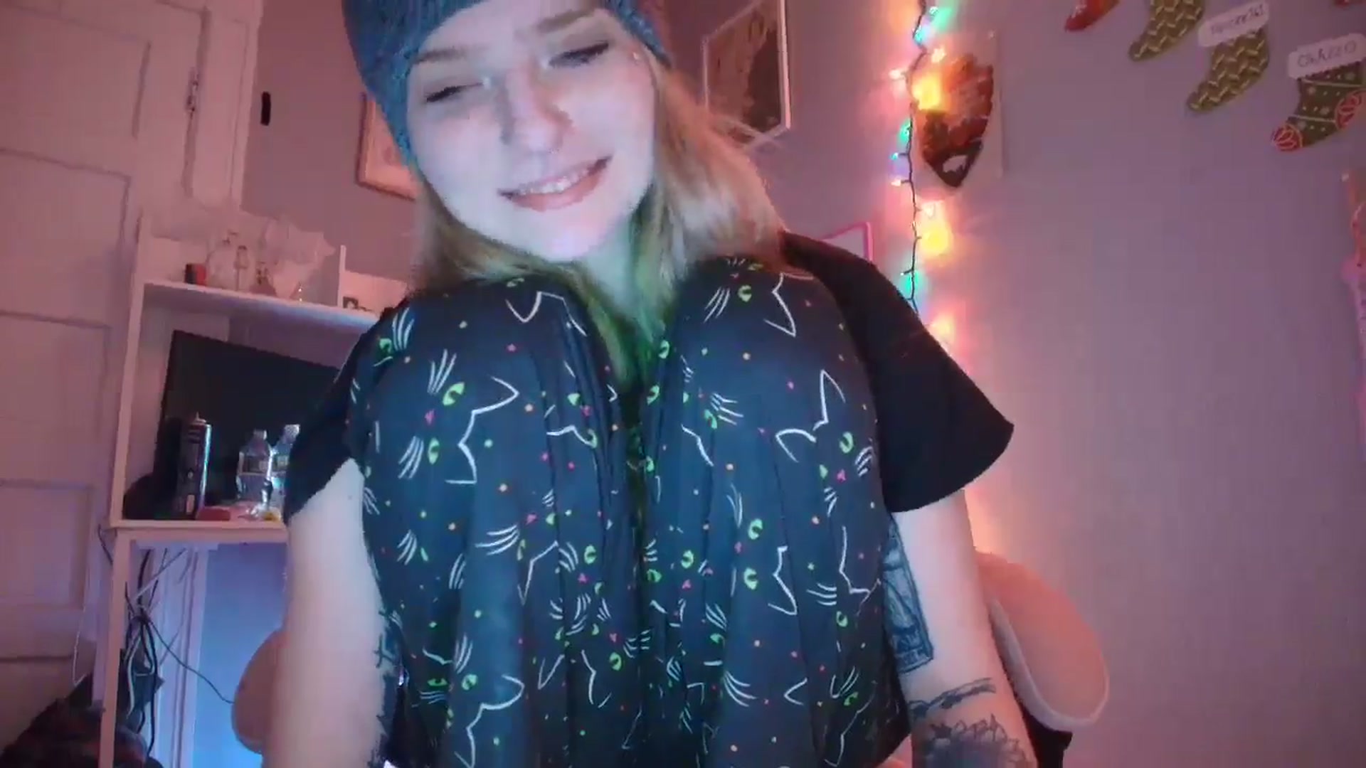 Gallery image thumbnail from DuckChan0's myfreecams stream on, 12/26/2025, 20:16 image 6 of 20