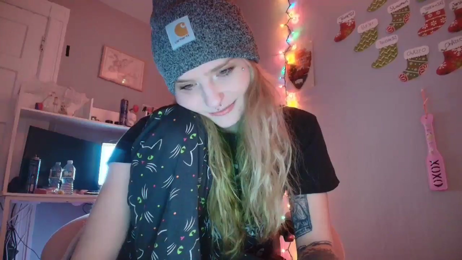 Gallery image thumbnail from DuckChan0's myfreecams stream on, 12/26/2025, 20:16 image 8 of 20