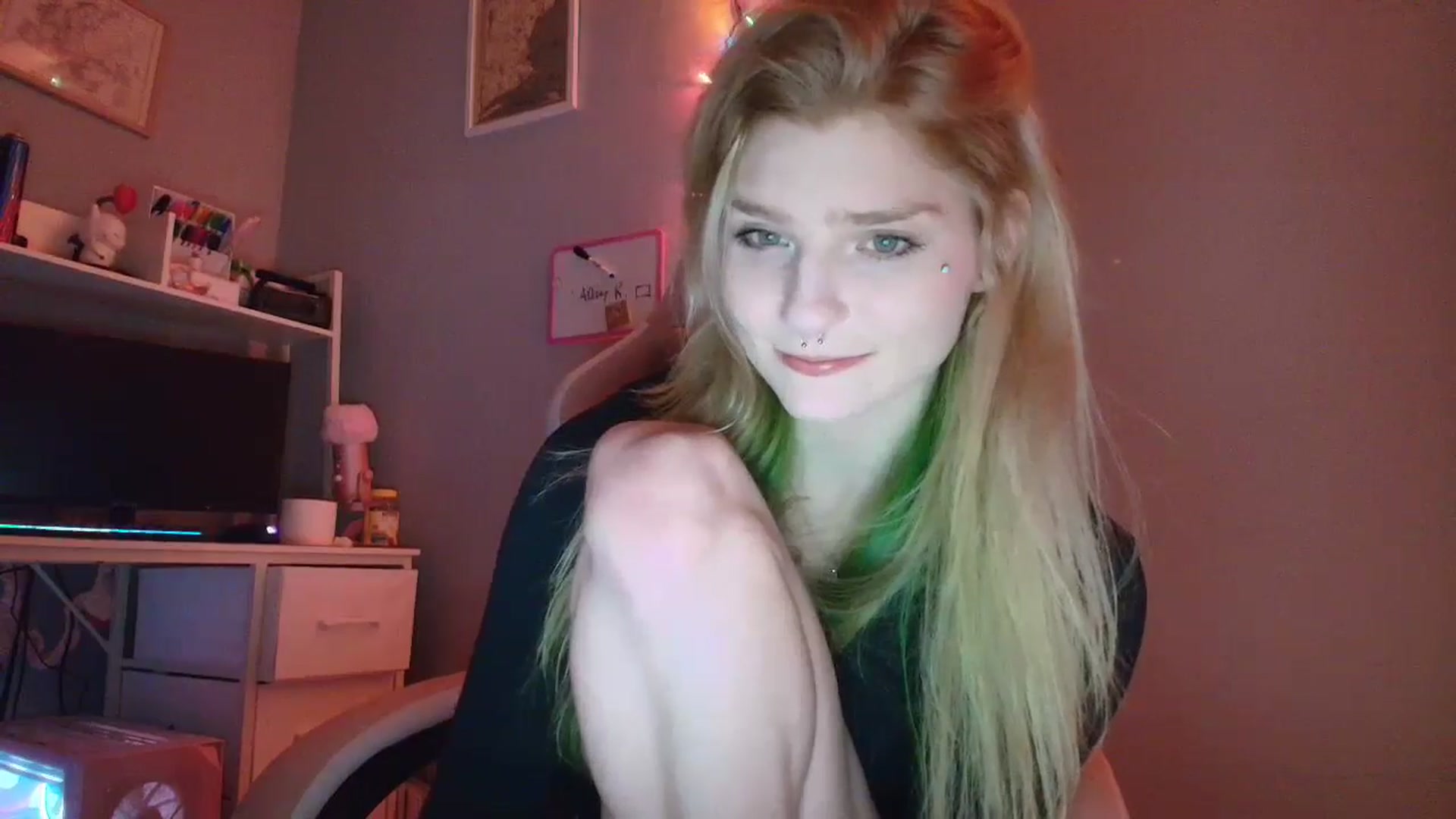 Gallery image thumbnail from DuckChan0's myfreecams stream on, 12/29/2025, 03:02 image 6 of 20