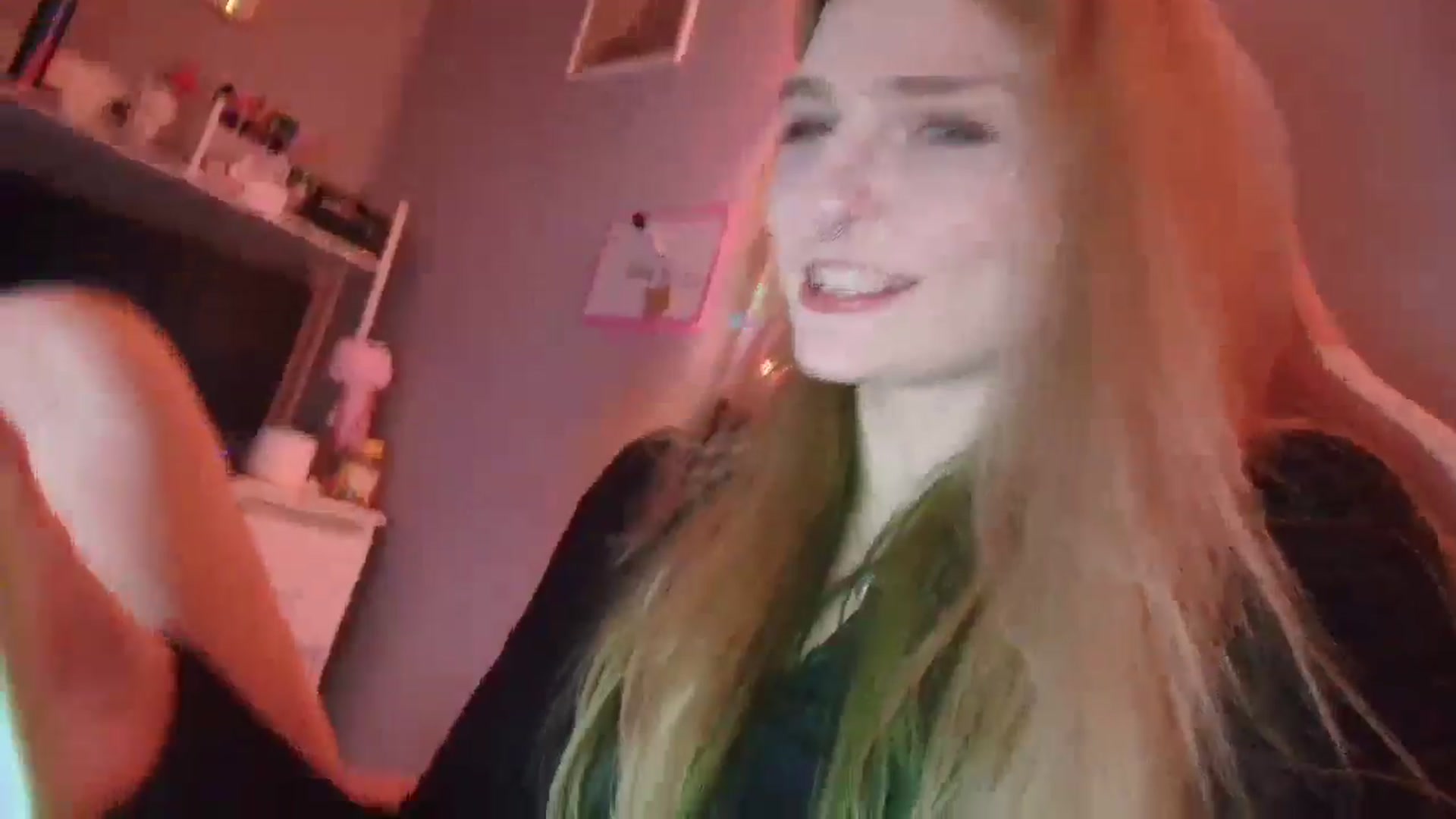 Gallery image thumbnail from DuckChan0's myfreecams stream on, 12/29/2025, 03:02 image 15 of 20