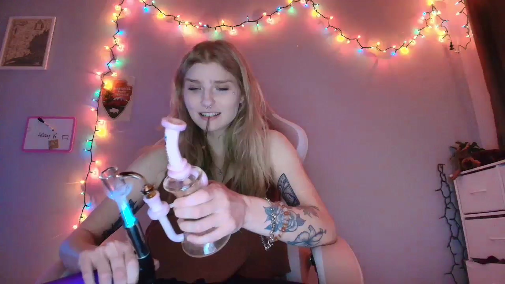 Gallery image thumbnail from DuckChan0's myfreecams stream on, 12/29/2025, 18:18 image 12 of 20