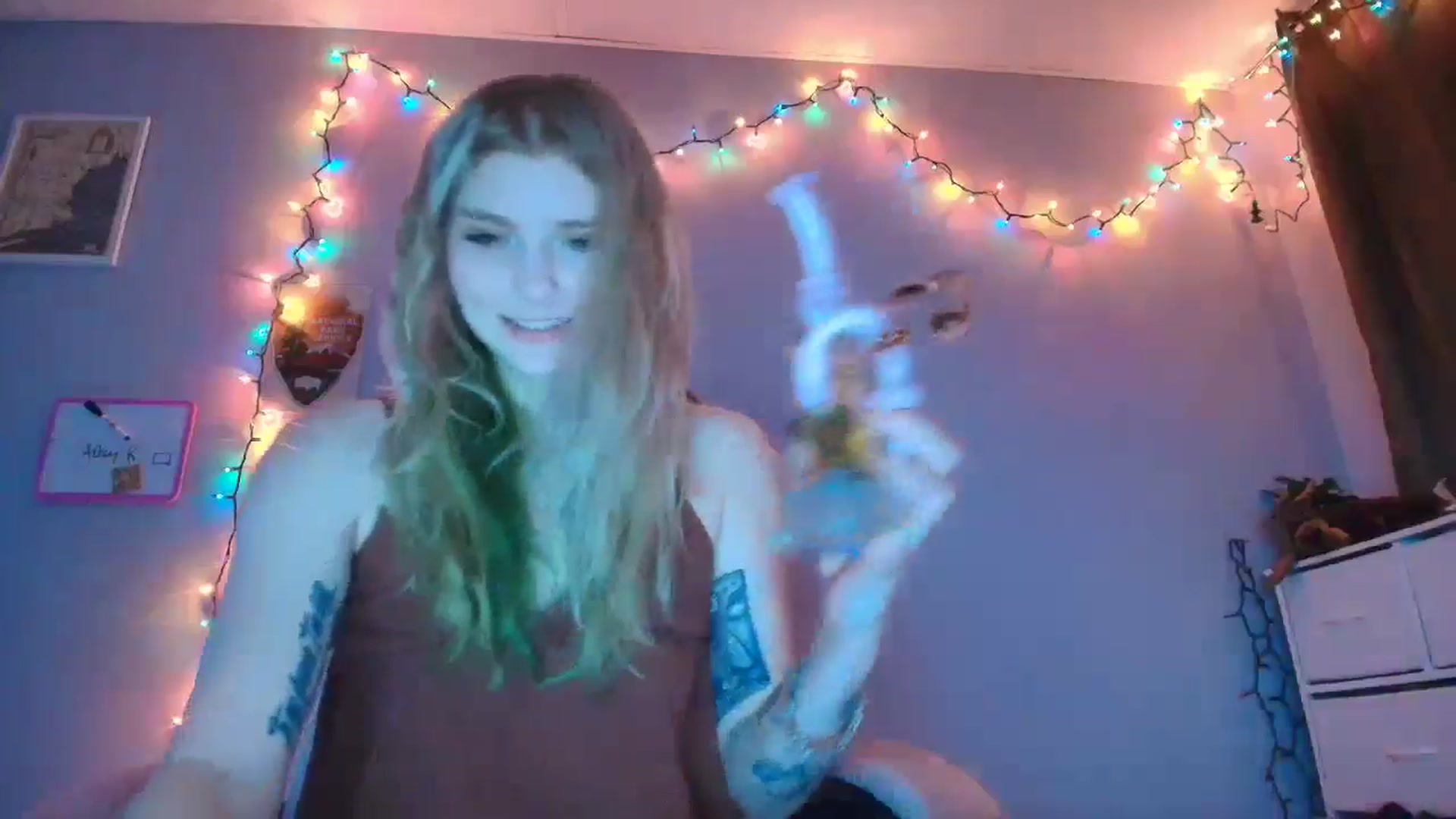 Gallery image thumbnail from DuckChan0's myfreecams stream on, 12/29/2025, 18:18 image 15 of 20