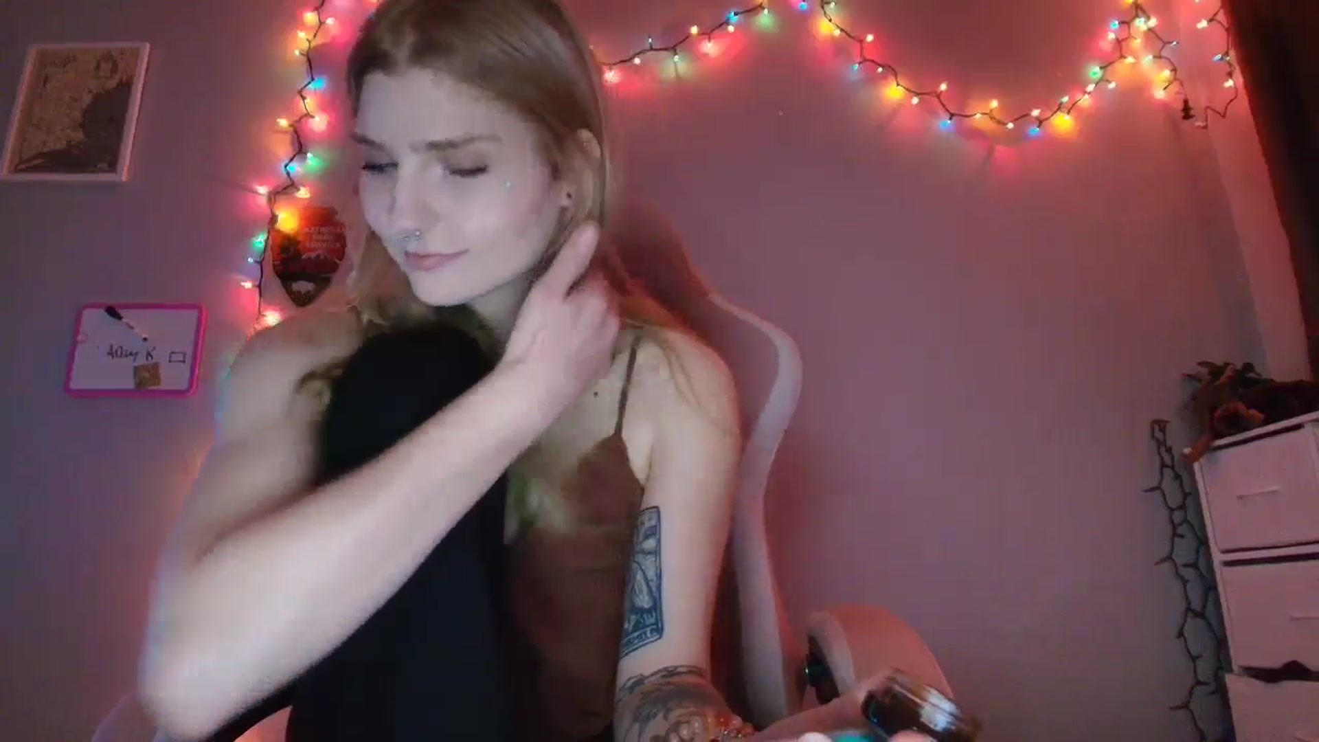 Gallery image thumbnail from DuckChan0's myfreecams stream on, 12/29/2025, 18:18 image 11 of 20