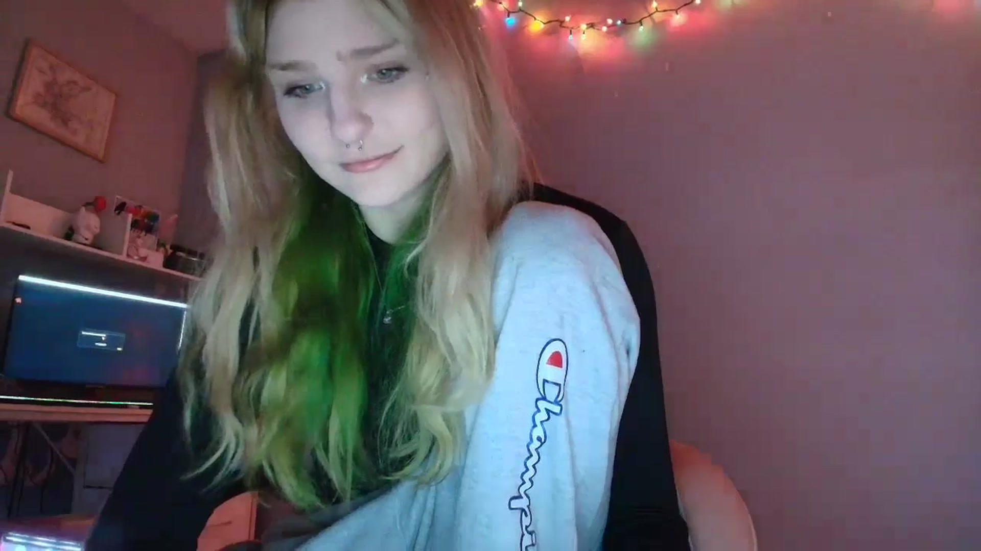 Gallery image thumbnail from DuckChan0's myfreecams stream on, 12/30/2025, 18:54 image 8 of 20