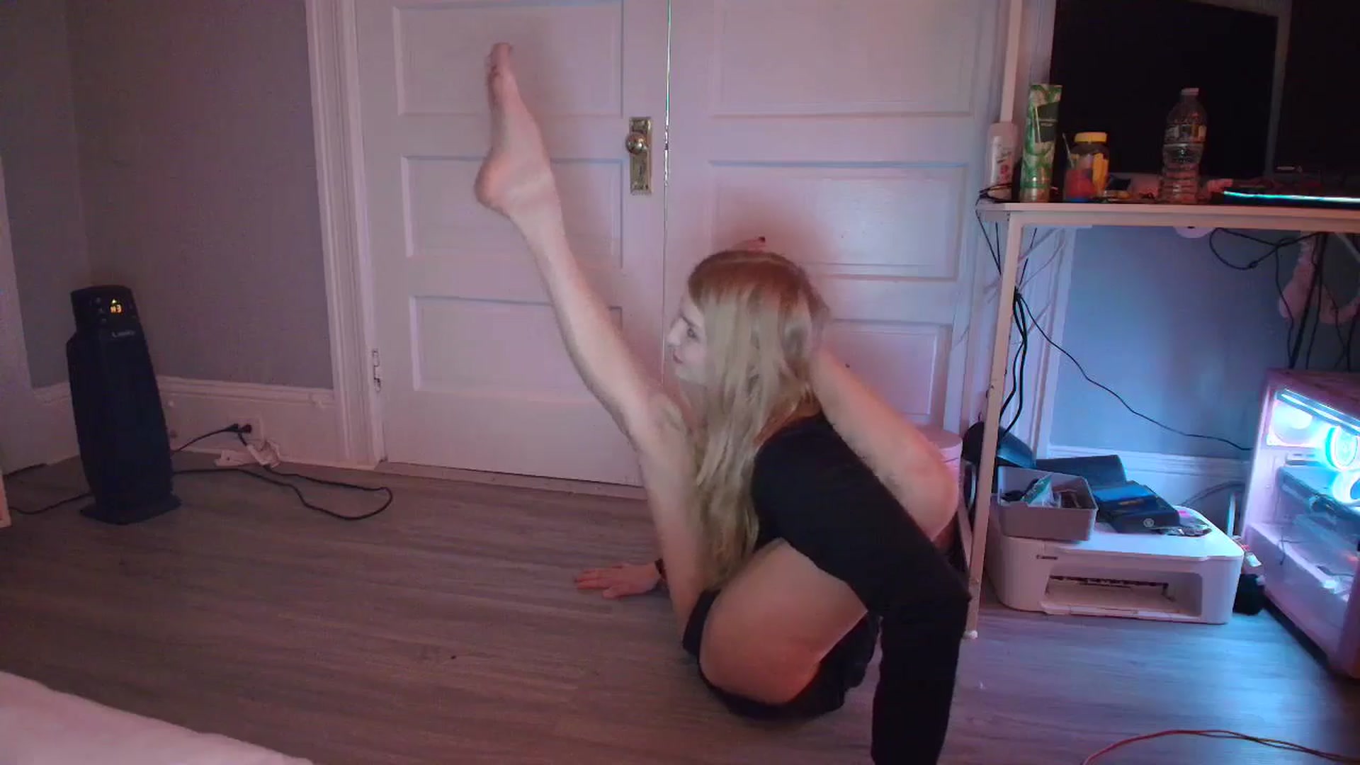 Gallery image thumbnail from DuckChan0's myfreecams stream on, 12/31/2025, 21:11 image 16 of 20