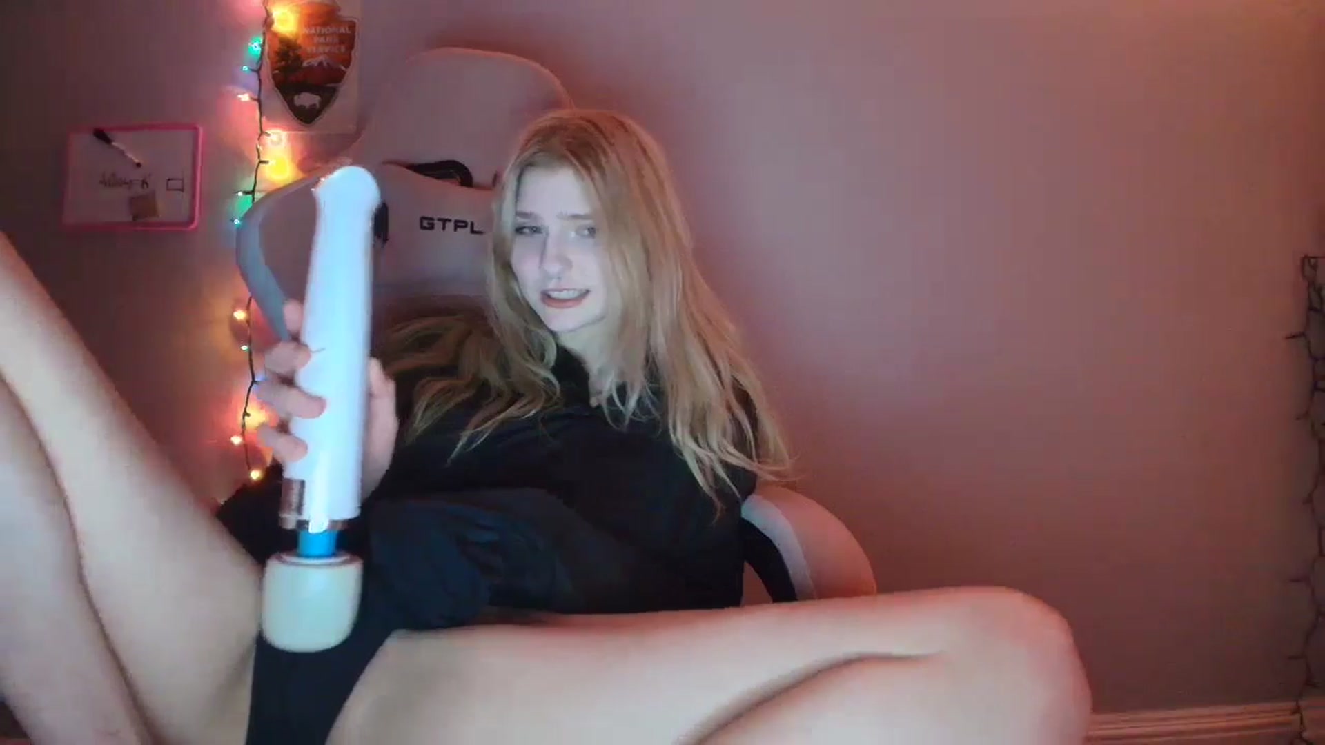 Gallery image thumbnail from DuckChan0's myfreecams stream on, 12/31/2025, 21:11 image 12 of 20