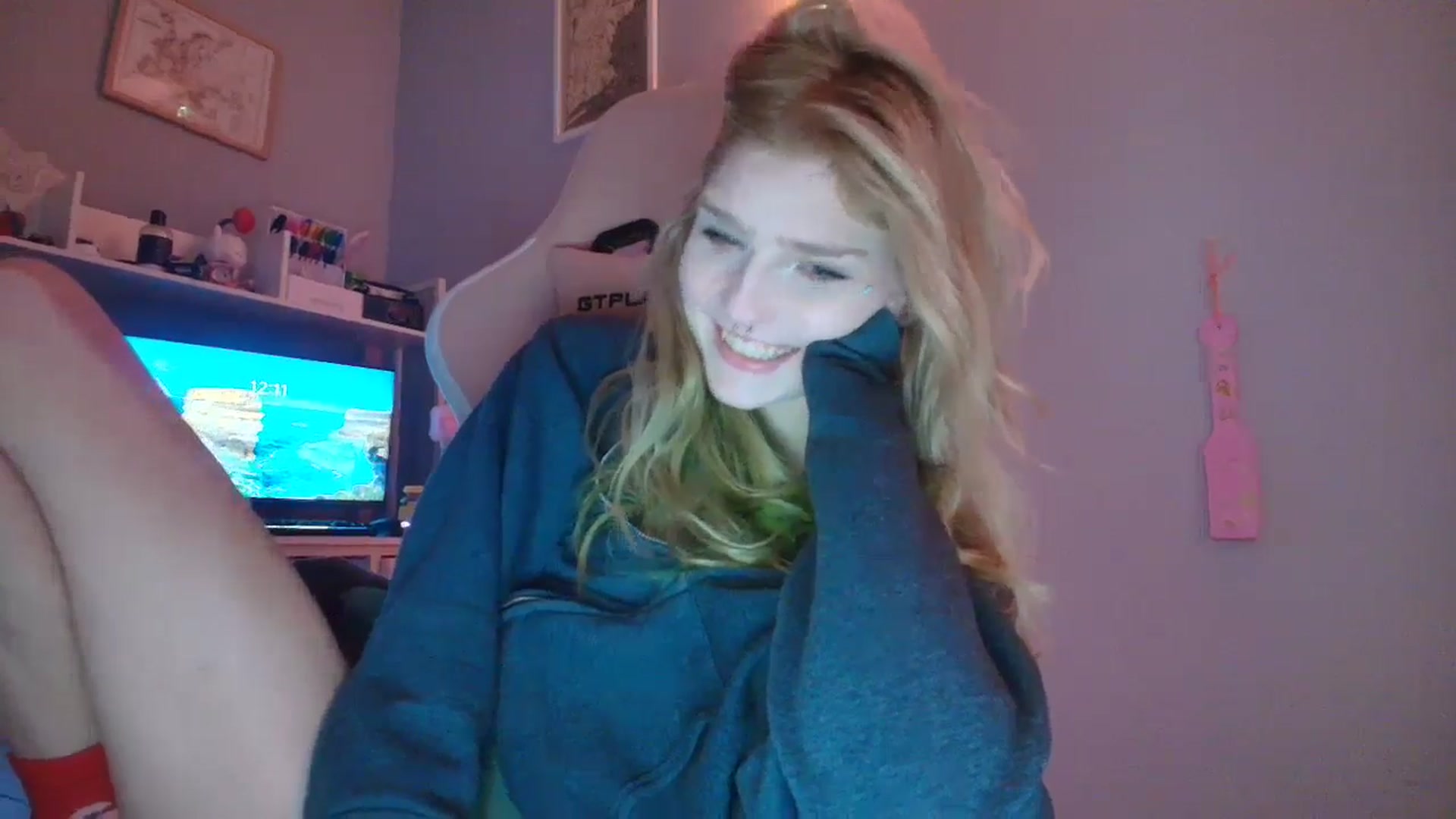 Gallery image thumbnail from DuckChan0's myfreecams stream on, 01/02/2026, 18:46 image 8 of 20