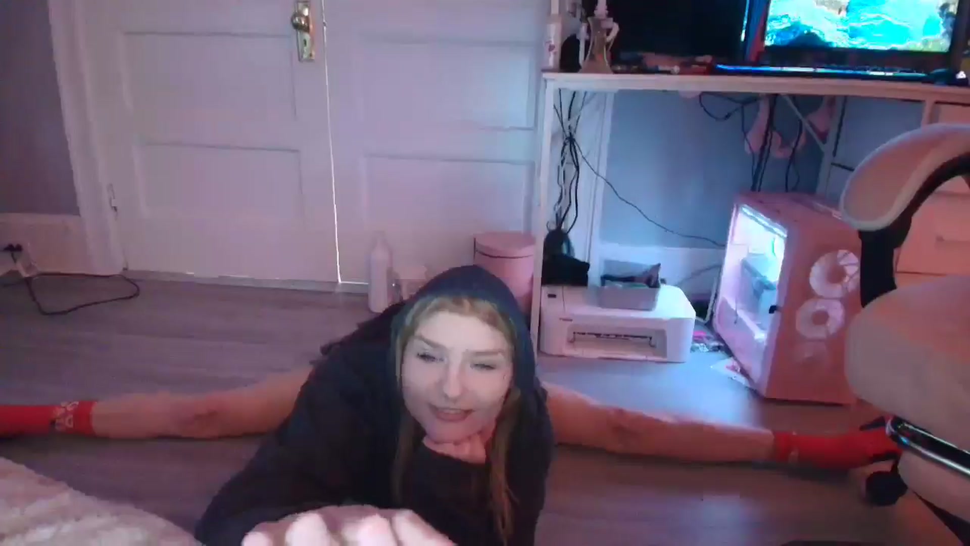 Gallery image thumbnail from DuckChan0's myfreecams stream on, 01/02/2026, 18:46 image 15 of 20