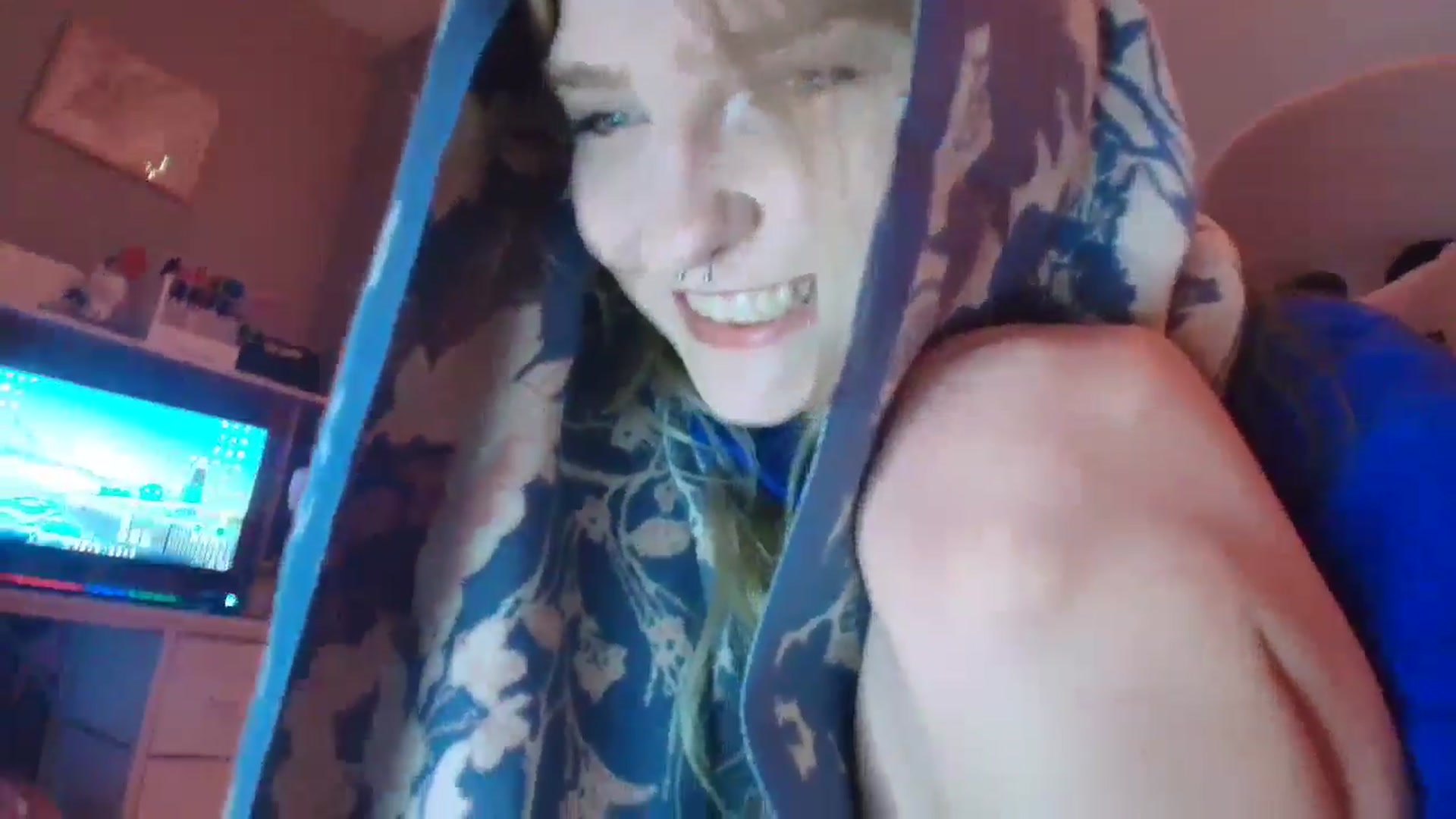Gallery image thumbnail from DuckChan0's myfreecams stream on, 01/05/2026, 17:32 image 7 of 20