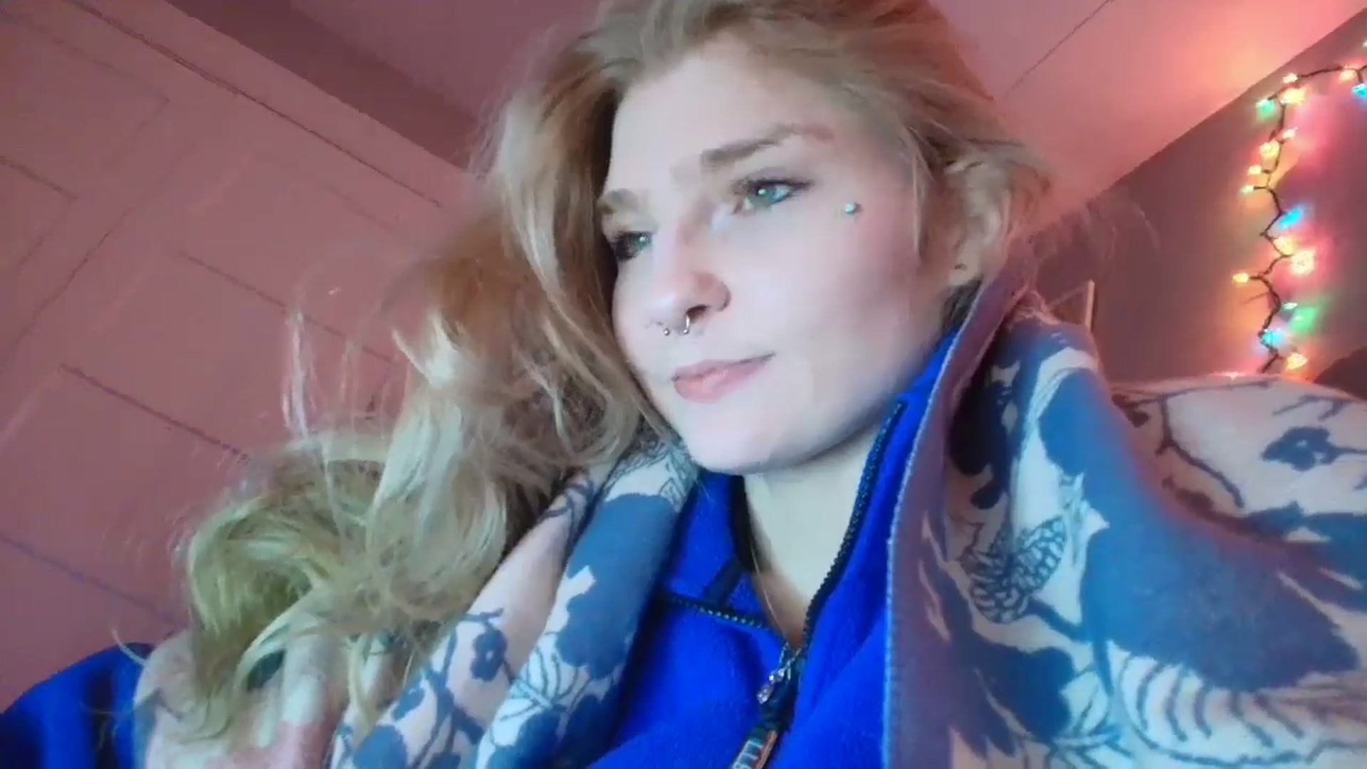 Gallery image thumbnail from DuckChan0's myfreecams stream on, 01/05/2026, 17:32 image 2 of 20