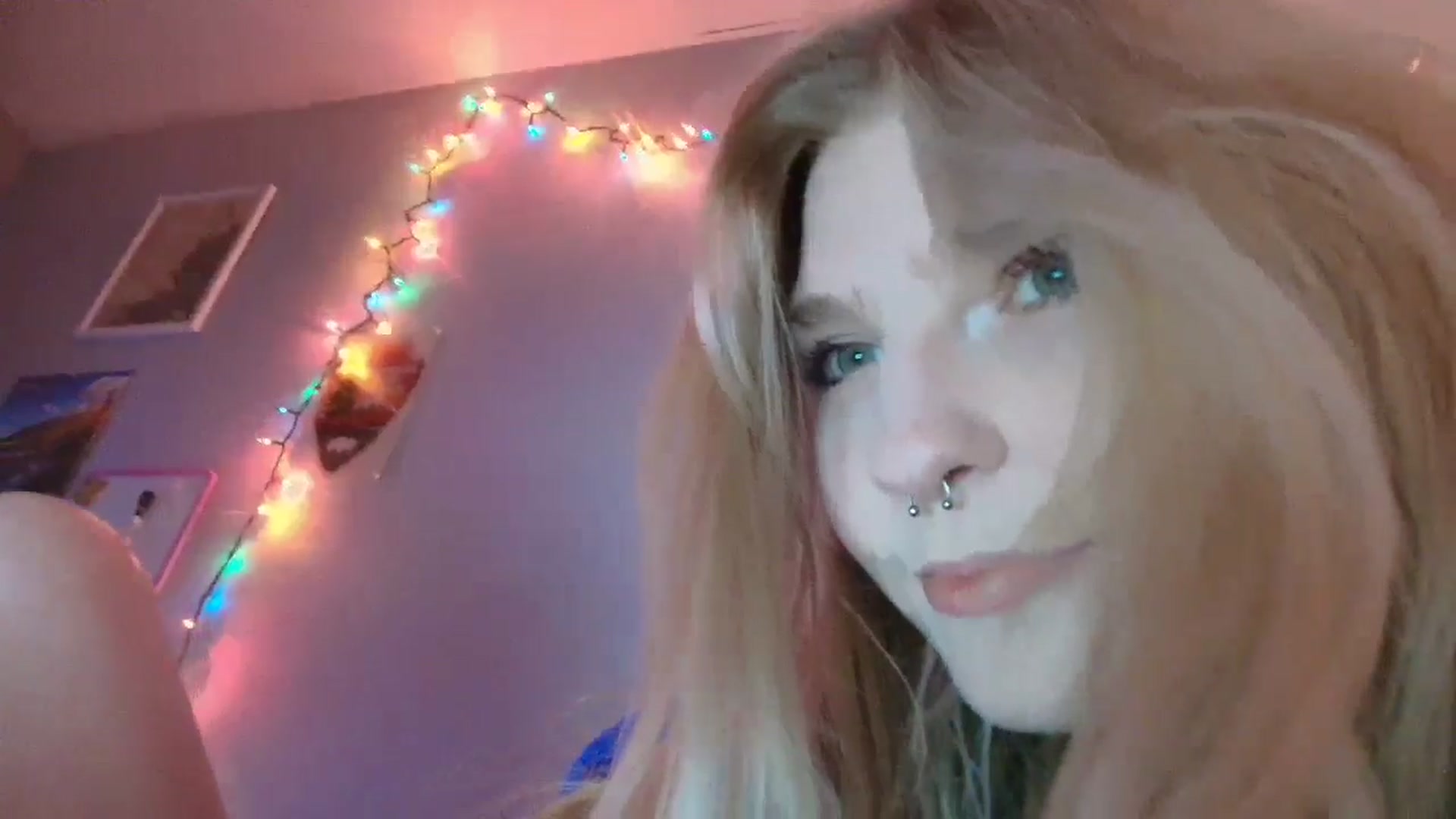 Gallery image thumbnail from DuckChan0's myfreecams stream on, 01/05/2026, 17:32 image 15 of 20