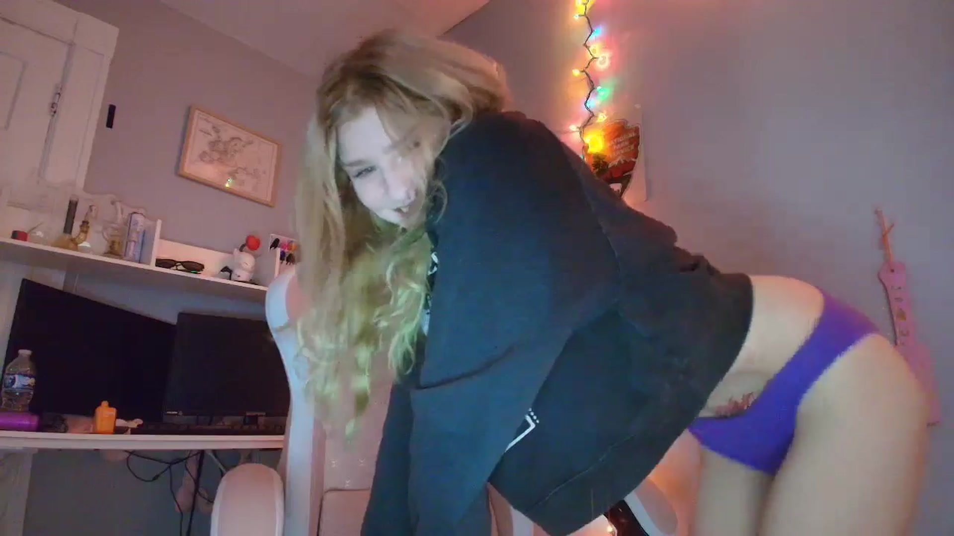 Gallery image thumbnail from DuckChan0's myfreecams stream on, 01/08/2026, 18:00 image 3 of 20