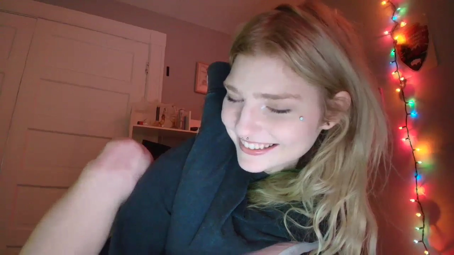 Gallery image thumbnail from DuckChan0's myfreecams stream on, 01/08/2026, 18:00 image 15 of 20