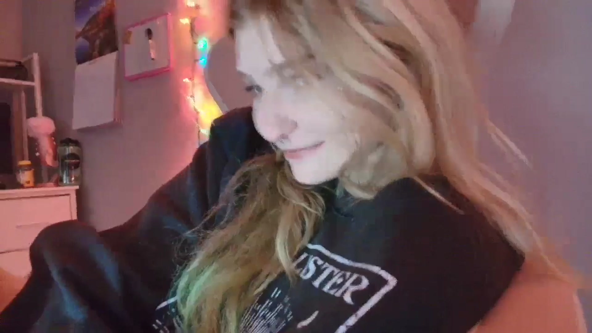 Gallery image thumbnail from DuckChan0's myfreecams stream on, 01/08/2026, 19:07 image 12 of 20