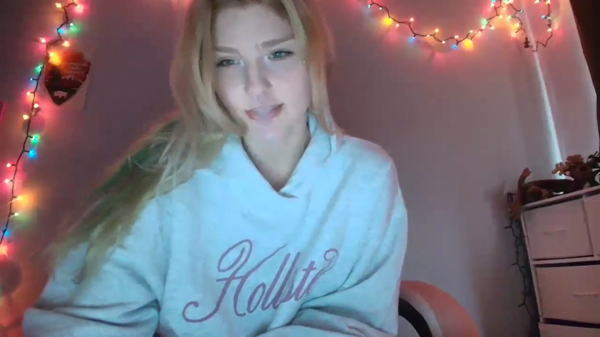 Gallery image thumbnail from DuckChan0's myfreecams stream on, 01/09/2026, 18:14 image 16 of 20
