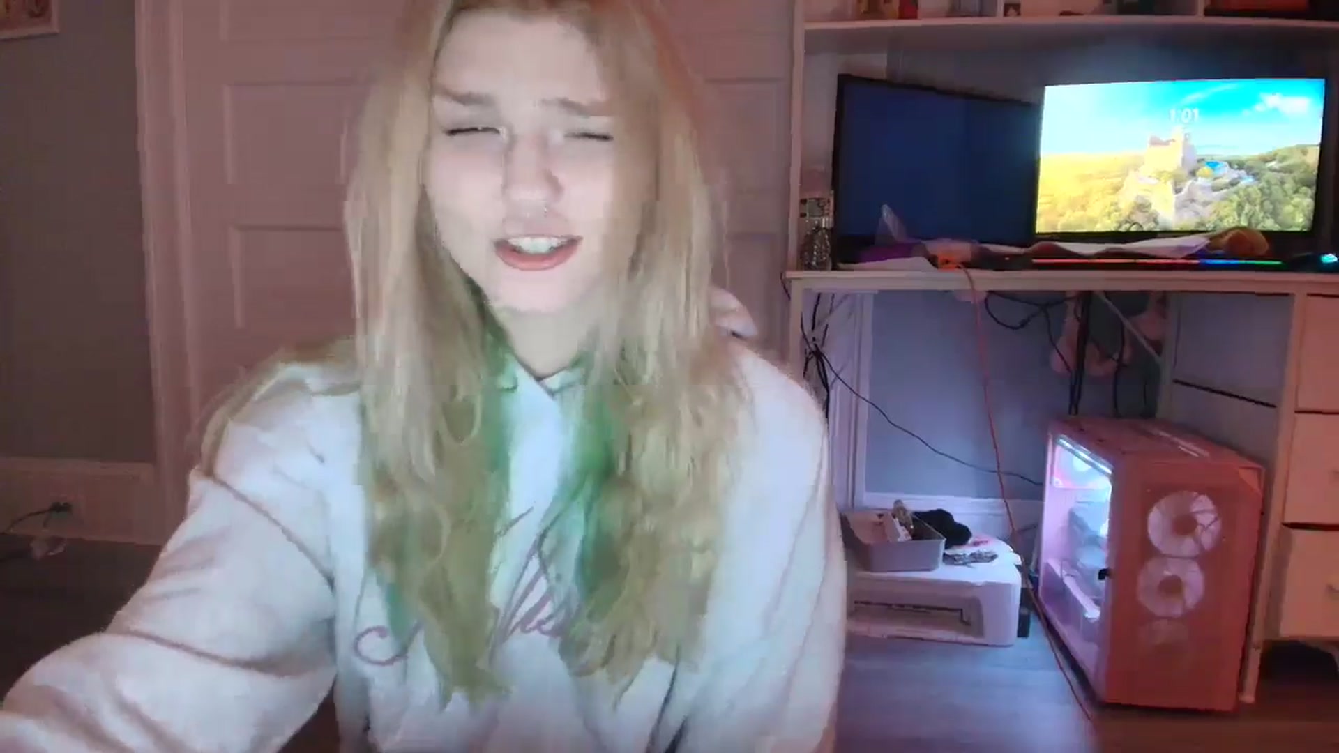Gallery image thumbnail from DuckChan0's myfreecams stream on, 01/09/2026, 18:14 image 19 of 20