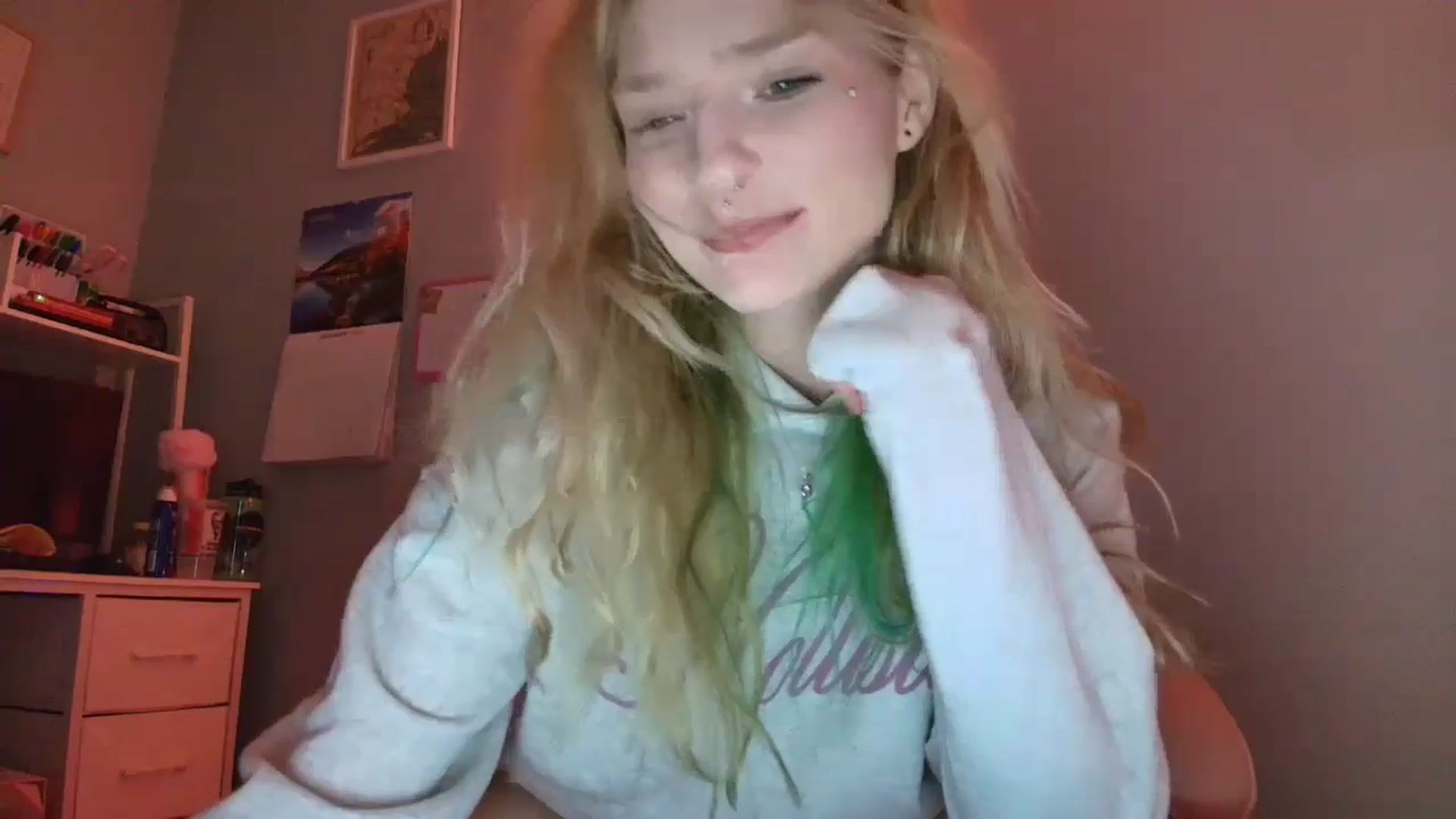 Gallery image thumbnail from DuckChan0's myfreecams stream on, 01/09/2026, 18:14 image 6 of 20
